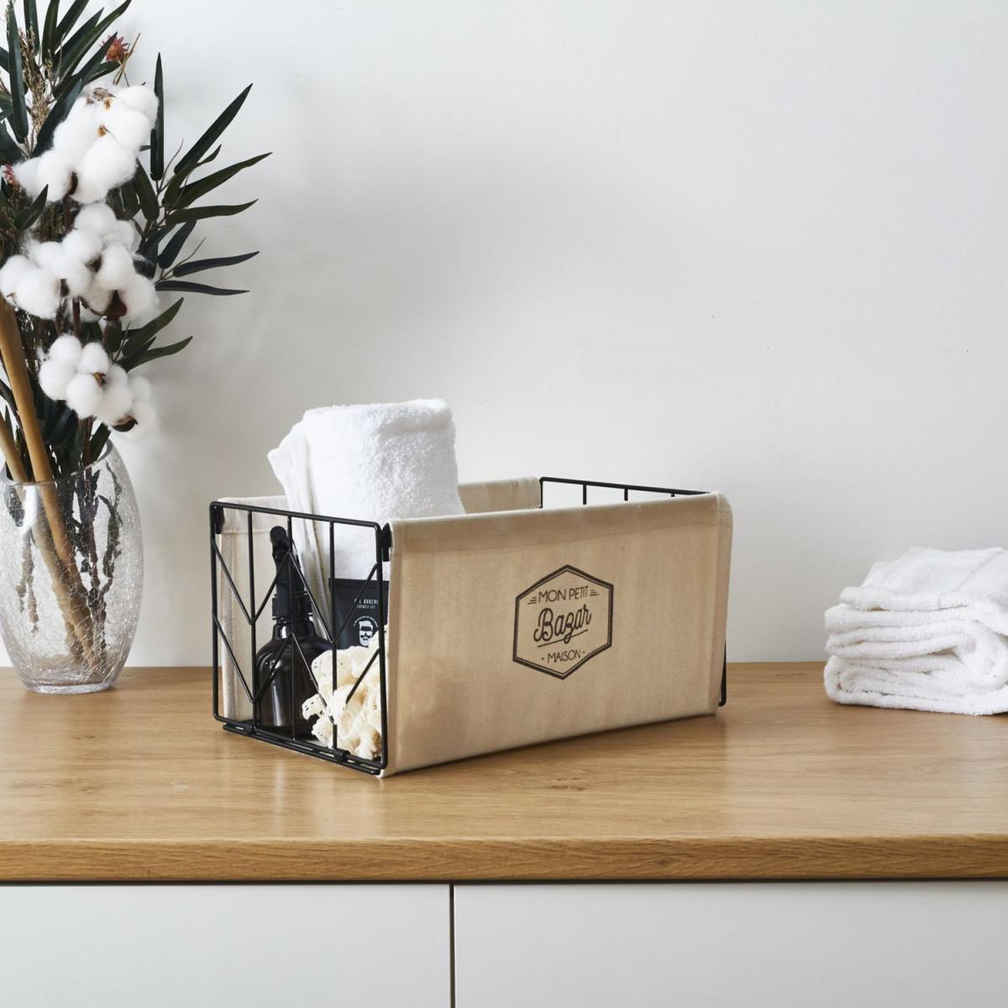 Voir la diapositive 6 : The Home Deco Factory Bac de rangement  mon petit bazar  35cm noir