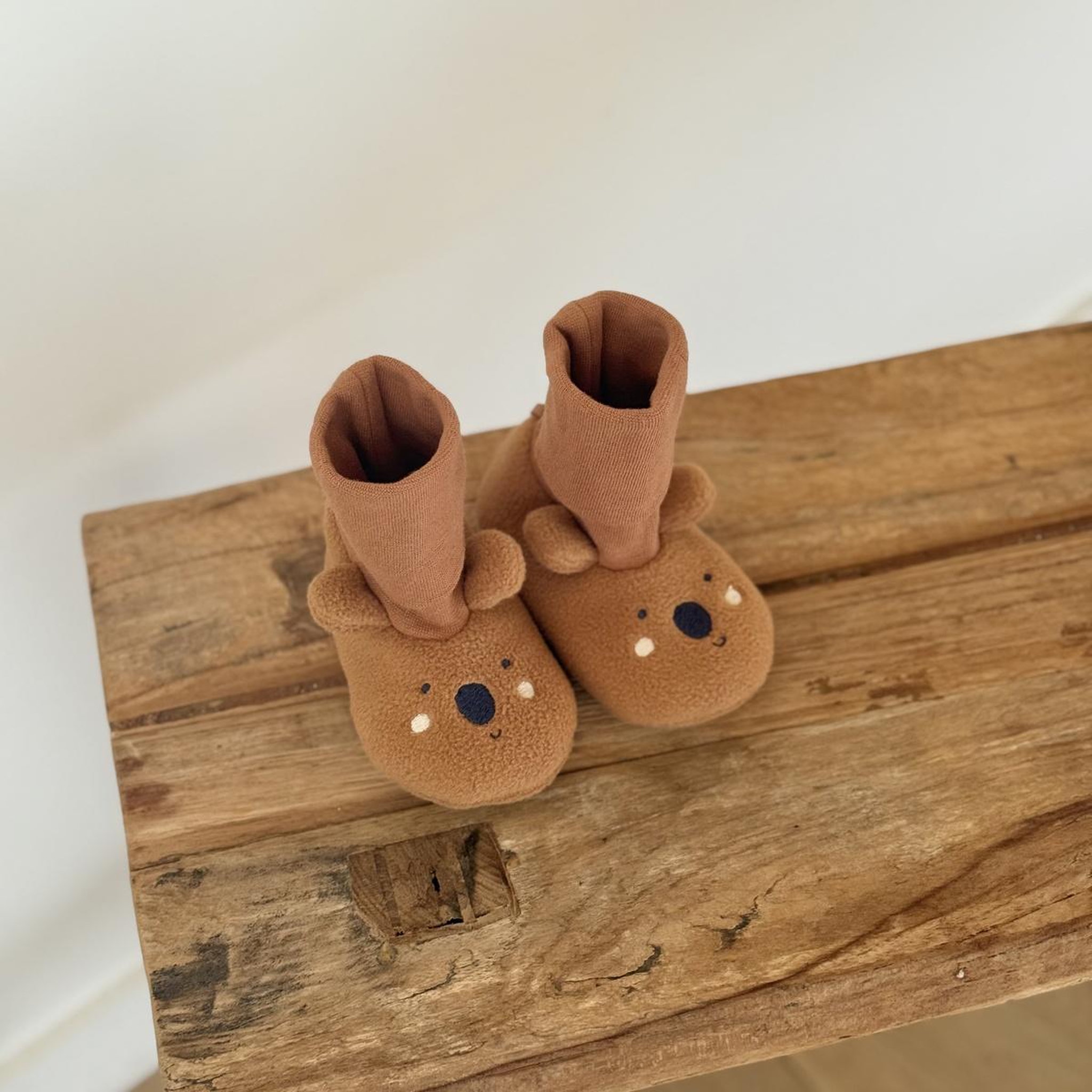 Voir la diapositive 3 : Petit Béguin Chaussons bébé constellation
