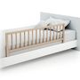Voir la diapositive 2 : AT4 Barrière de lit enfant ESSENTIEL en bois