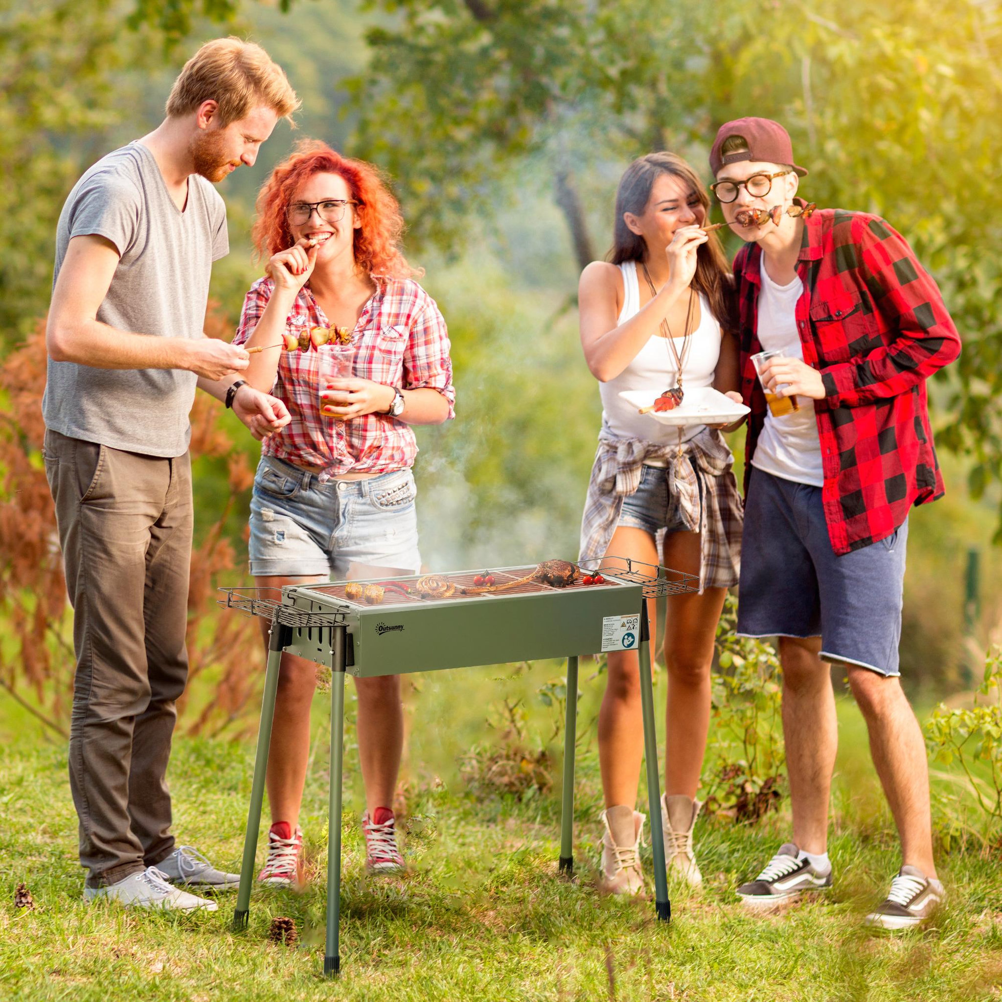 Voir la diapositive 2 : OUTSUNNY Barbecue à charbon portable - 2 grilles, 2 paniers latéraux - dim. 77L x 30l x 70H cm - acier émaillé vert