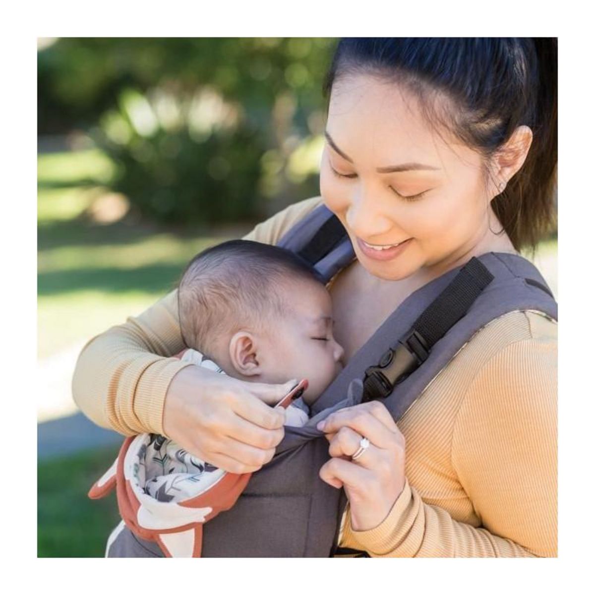 INFANTINO Porte-Bébé INFANTINO Cuddle Up Renard - 2 modes : ventral face et dorsal