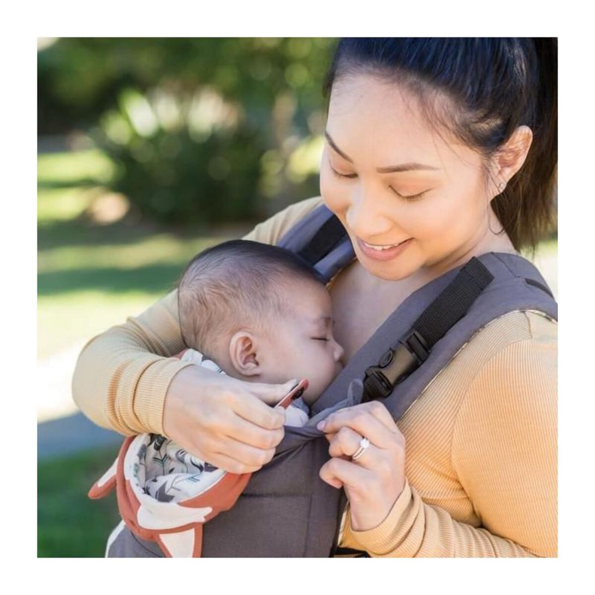 INFANTINO Porte-Bébé INFANTINO Cuddle Up Renard - 2 modes : ventral face et dorsal