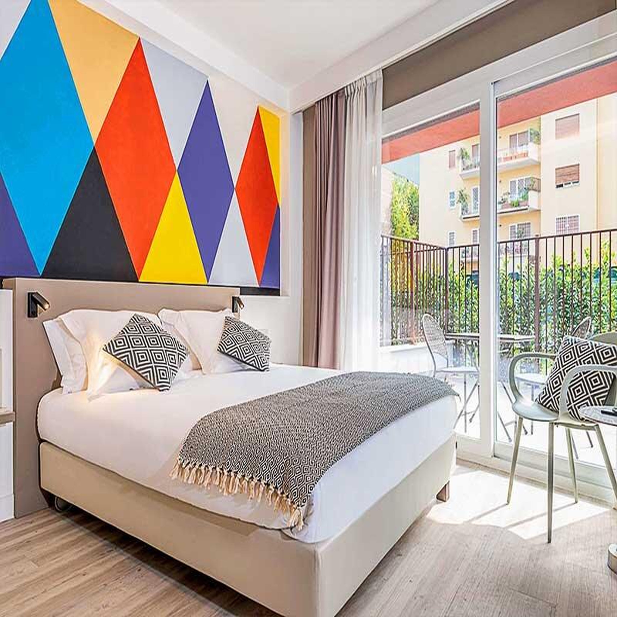 Voir la diapositive 2 : Smartbox 2 nuits dans un appartement adagio 4* à rome vatican pour 4 personnes - coffret cadeau séjour