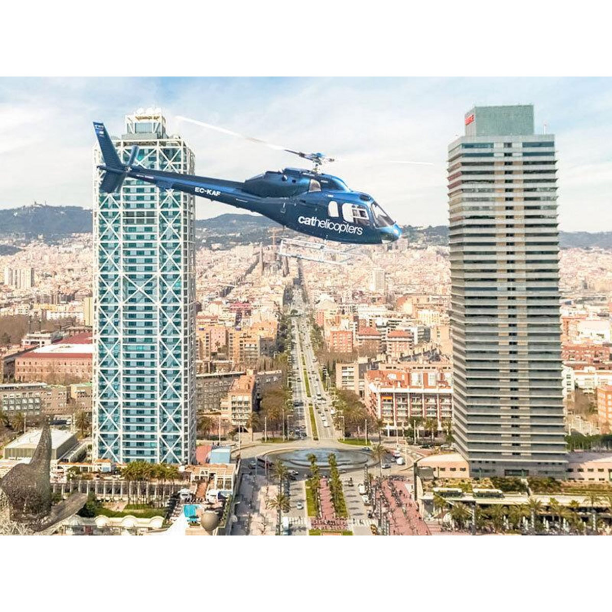 Smartbox Vol en hélicoptère de 7 min au-dessus de Barcelone pour 2 personnes - Coffret Cadeau Sport & Aventure