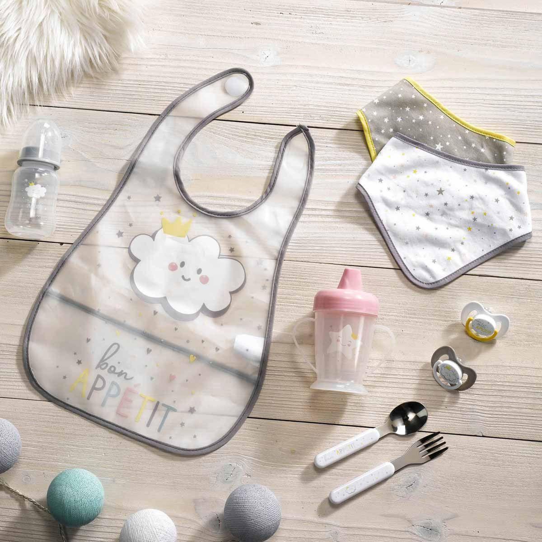 Voir la diapositive 3 : BEBE DOUCEUR Lot de 2 bavoirs bandana  ciel  41cm gris