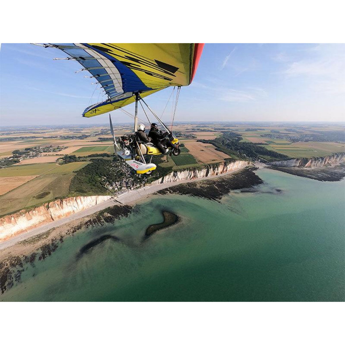 Smartbox Survol des falaises de la Côte d'Albâtre en ULM avec photos - Coffret Cadeau Sport & Aventure
