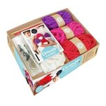 CHAMPY CROCHET. COFFRET AVEC 4 PELOTES, 1 AIGUILLE A LAINE, 1 CROCHET, DE LA OUATE, 6 YEUX KAWAII ET 3 PORTE-CLES, Bernard Edouard