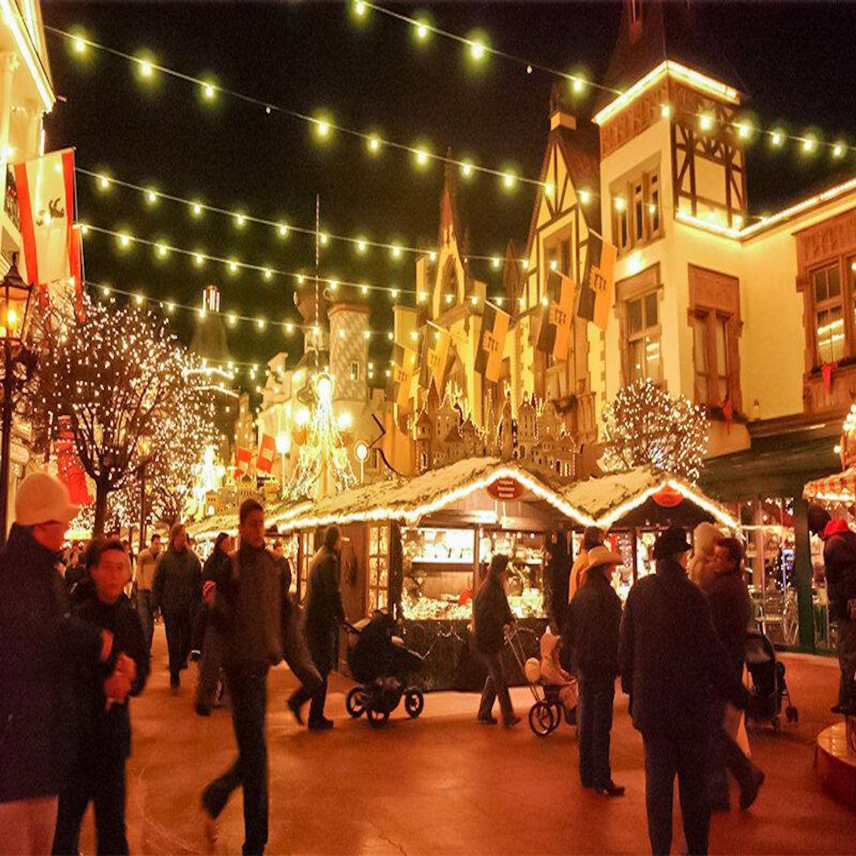 Smartbox Europa-Park 2026 en famille : 2 entrées adultes et 2 entrées enfants pour deux jours en haute saison - Coffret Cadeau Sport & Aventure