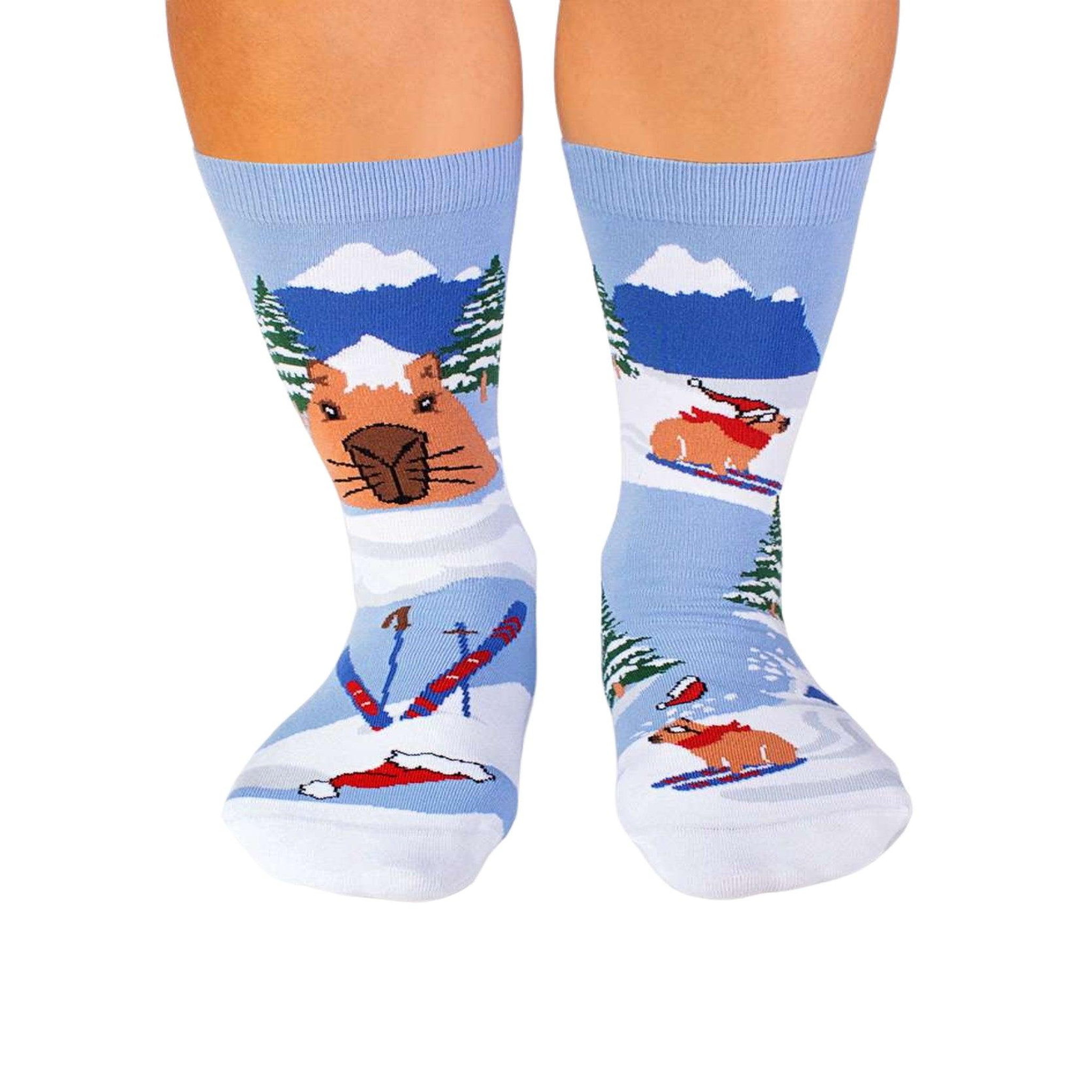 PIRIN HILL Chaussettes arty georges le capybara au ski. Coloris disponibles : Multicolore