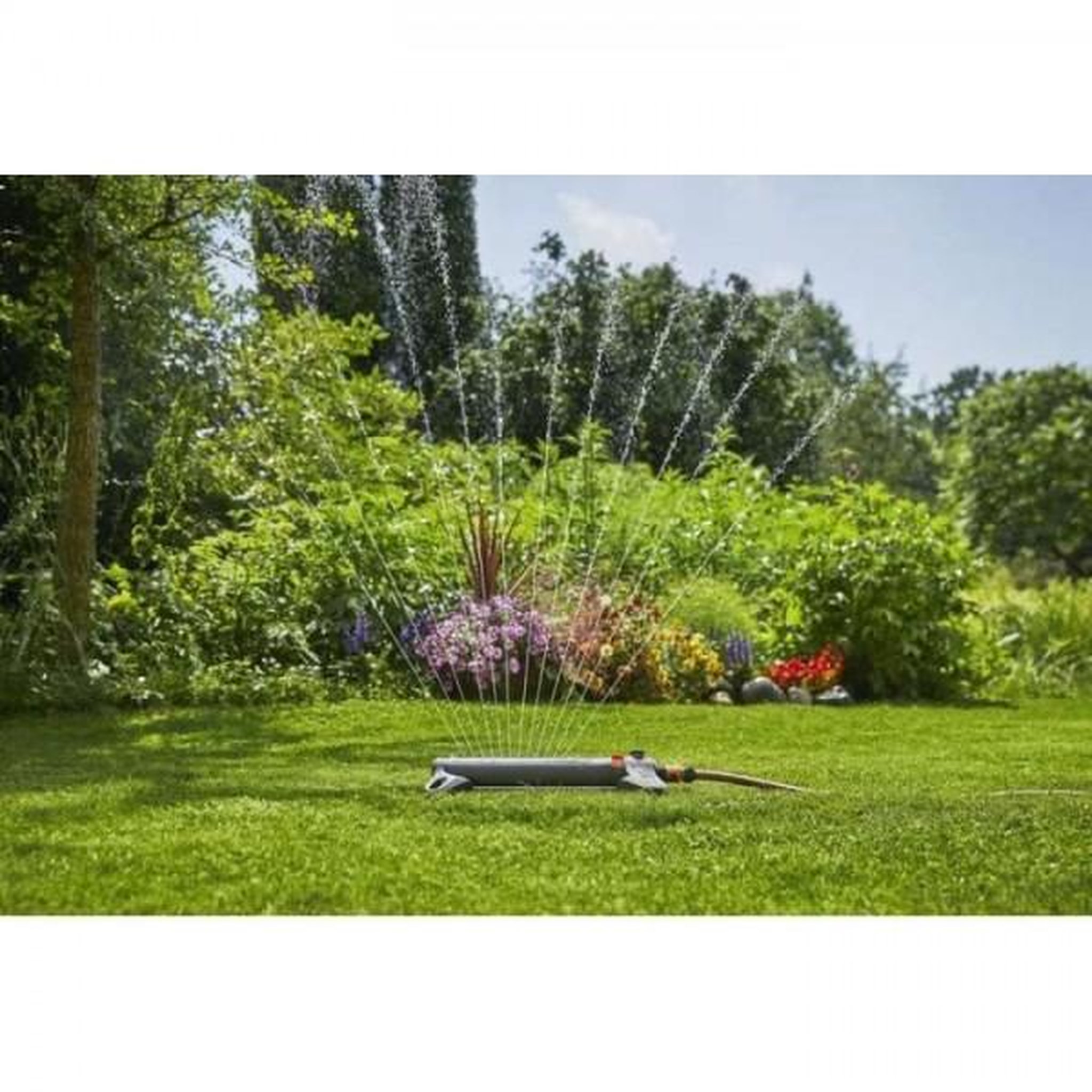 Voir la diapositive 2 : Gardena Arroseur  oscillant AquaZoom S - GARDENA - Surface 150m² - Portée 15m max - Résistant UV et gel - Garantie 5 ans