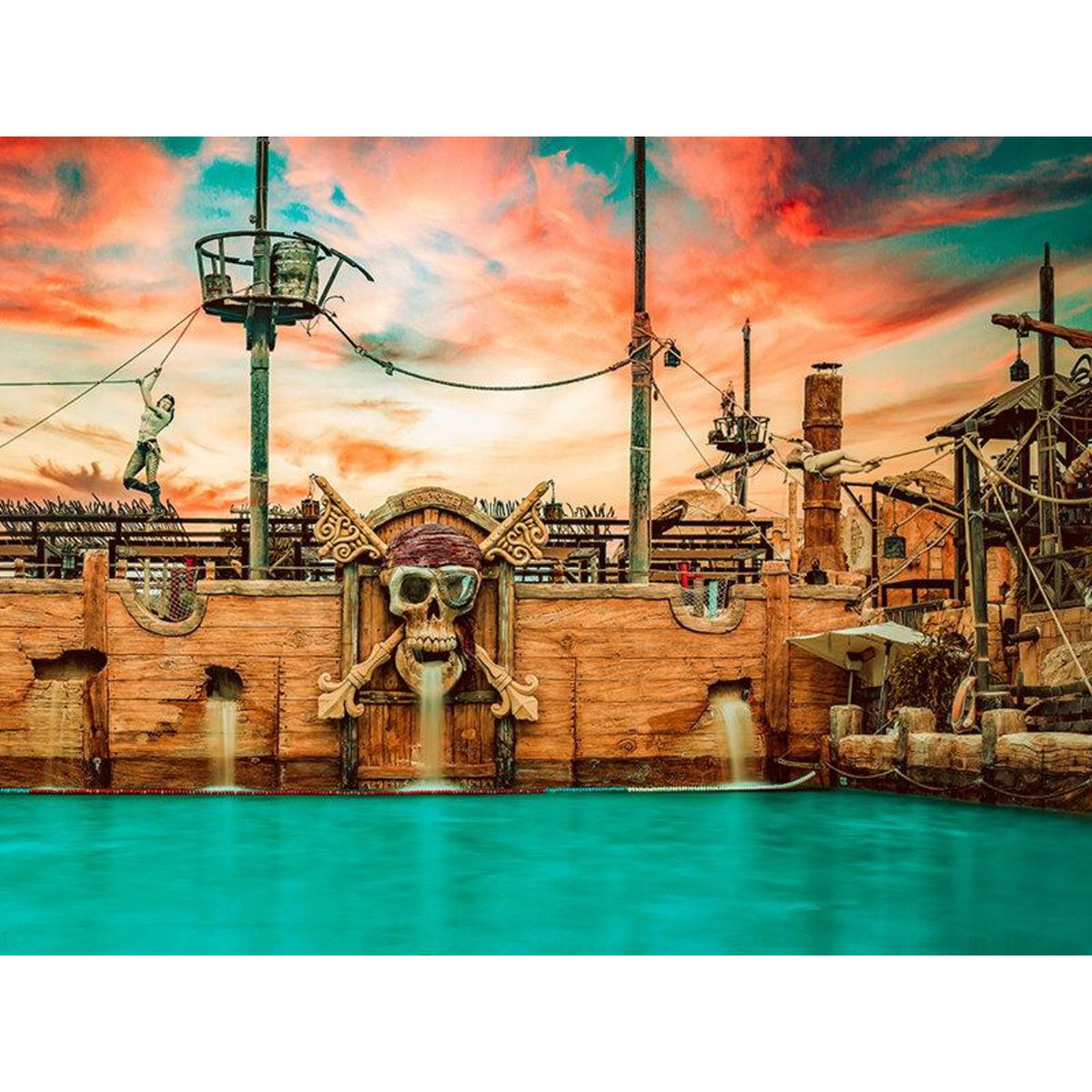 Smartbox Séjour de rêve au Cap d'Agde : 2 jours en hôtel 5* avec dîner et entrée au Pirates World - Coffret Cadeau Séjour