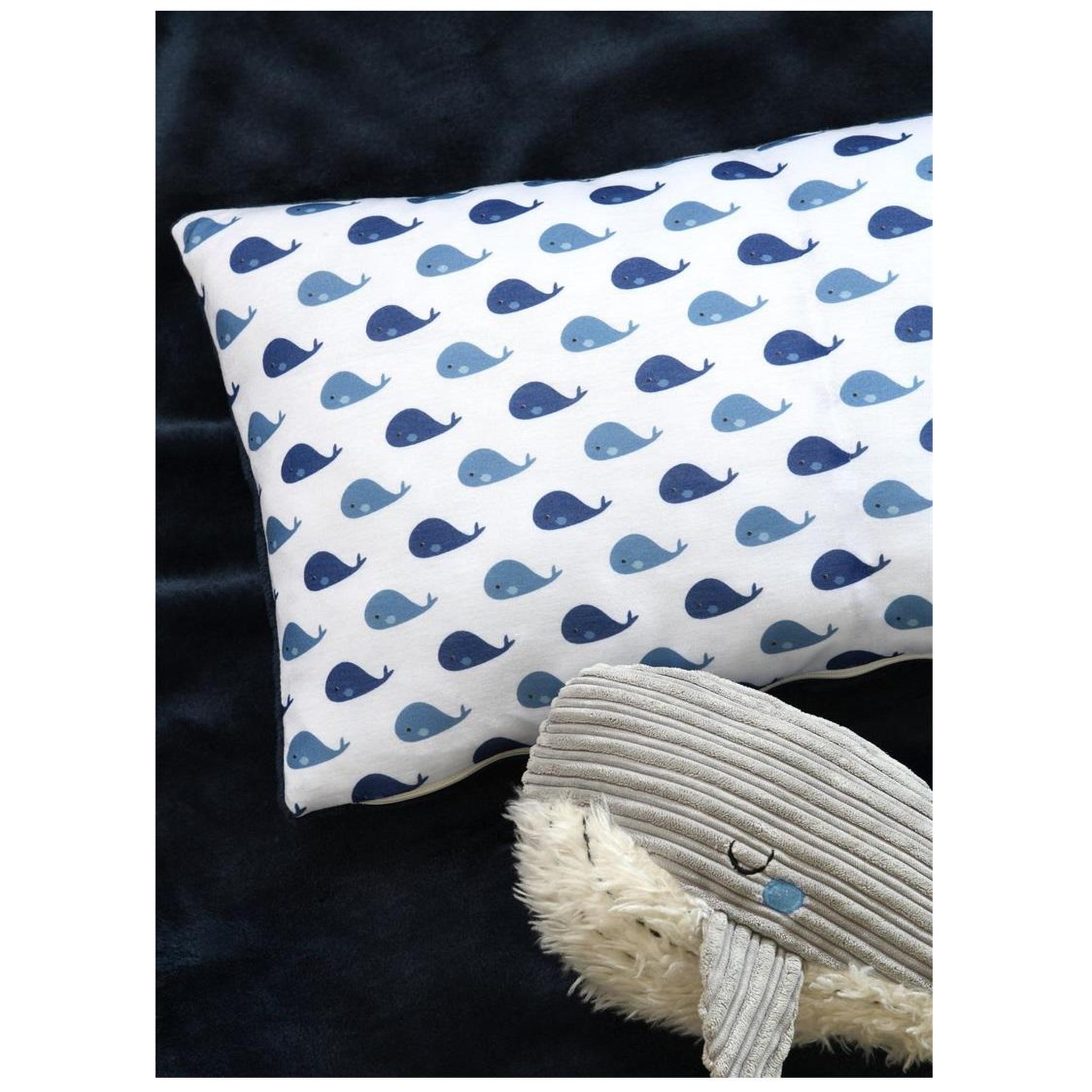 Voir la diapositive 4 : Eden Coussin wally petite baleine design et moderne