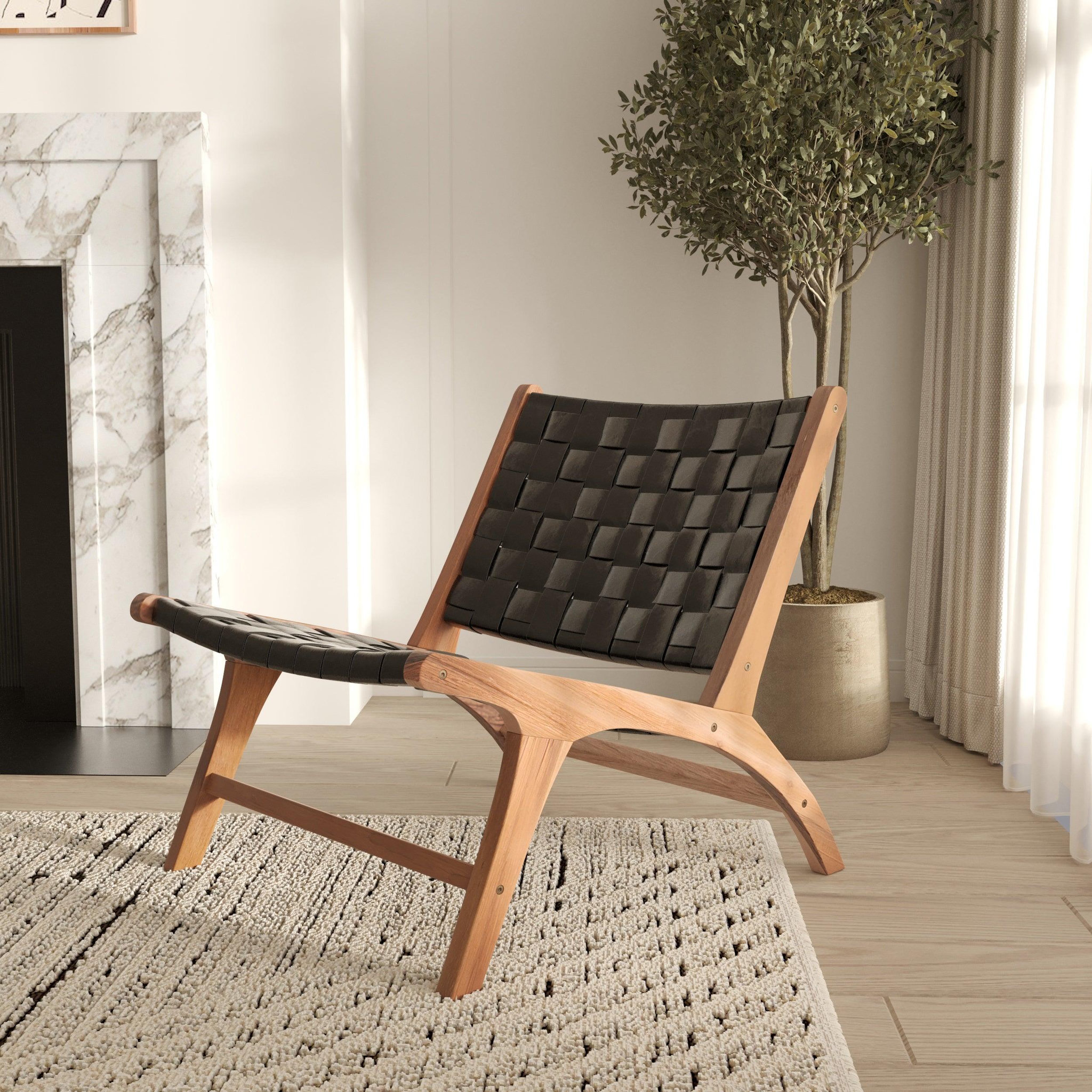 Voir la diapositive 2 : MAISON PAVANE Fauteuil en teck et cuir tréssé noir-kuna