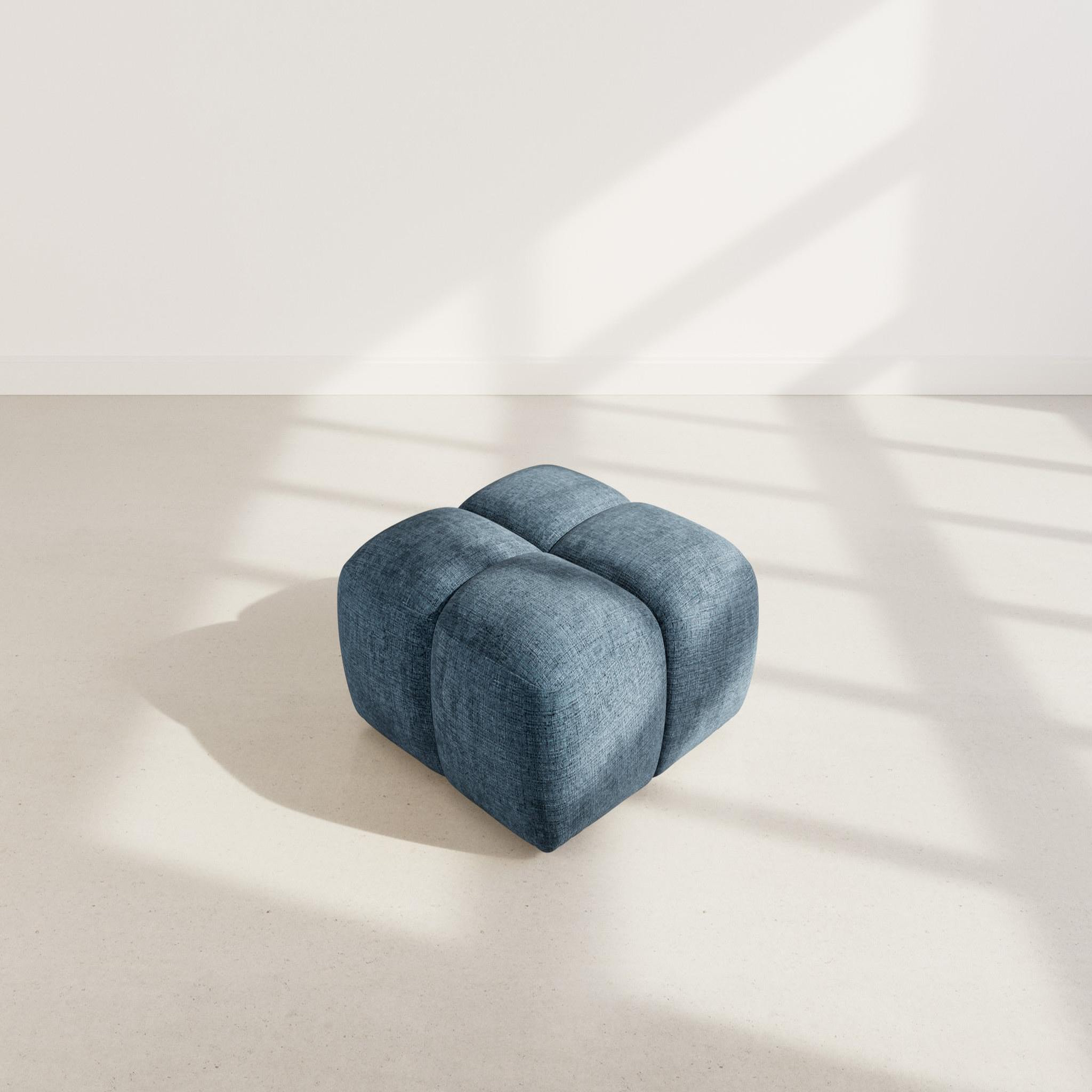 Voir la diapositive 3 : LISA DESIGN Grace - pouf en velours texturé