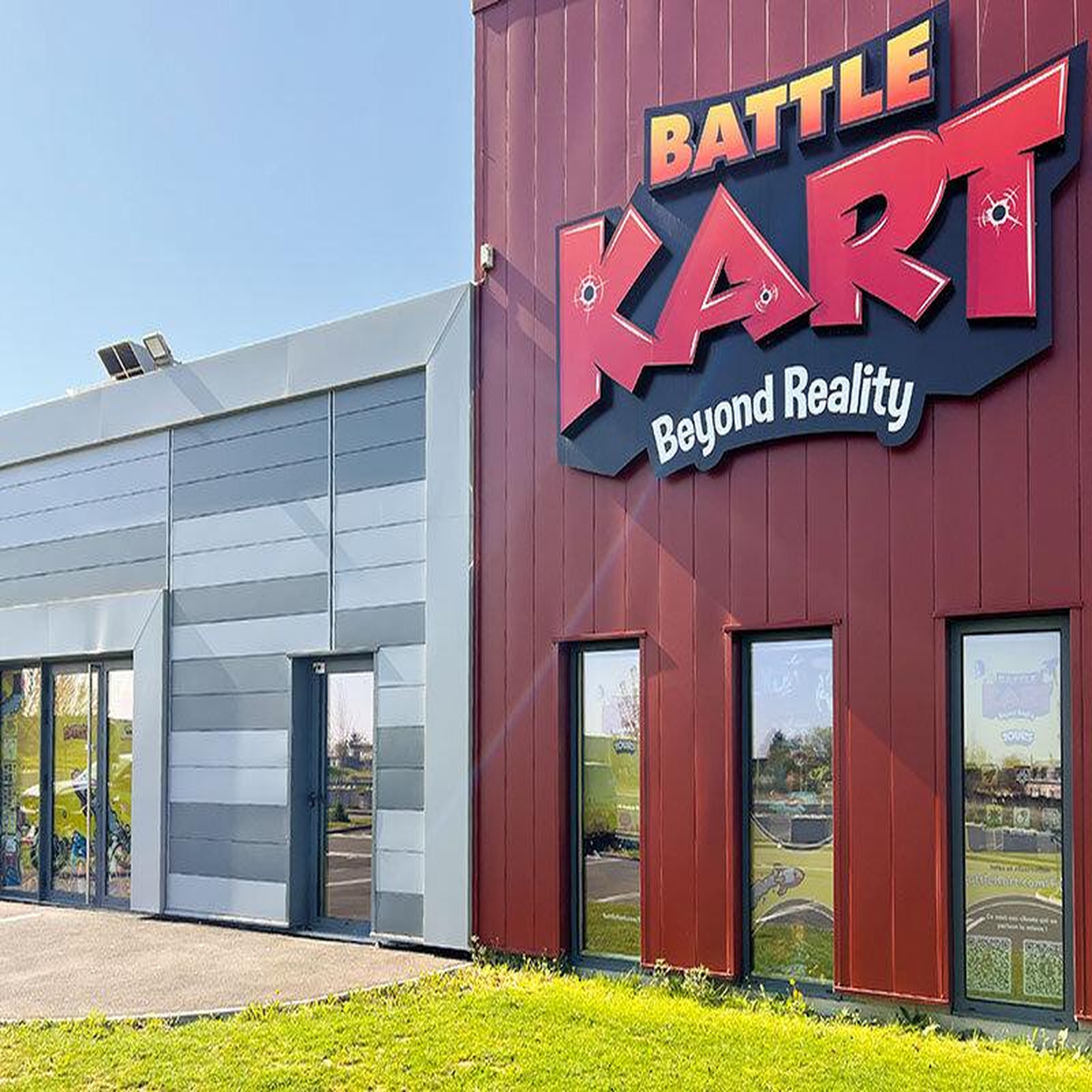 Voir la diapositive 4 : Smartbox 3 sessions de karting intéractif pour 4 personnes près de tours - coffret cadeau sport & aventure