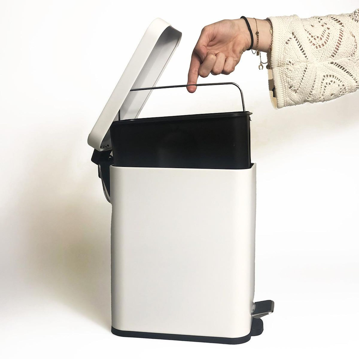 GUY LEVASSEUR Poubelle salle de bain 5L à pédale