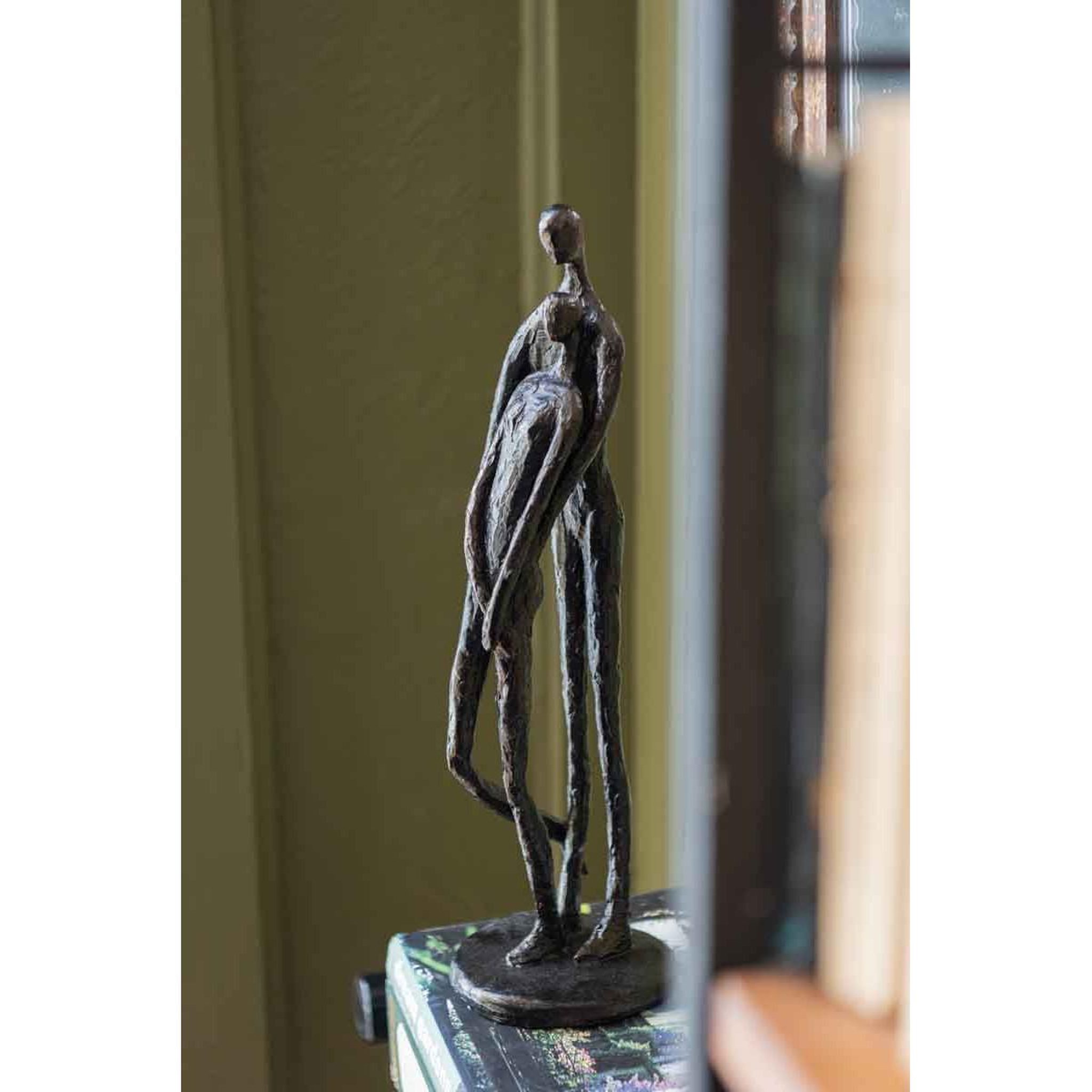 Voir la diapositive 2 : J-LINE Statuette déco  couple résine  37cm marron foncé