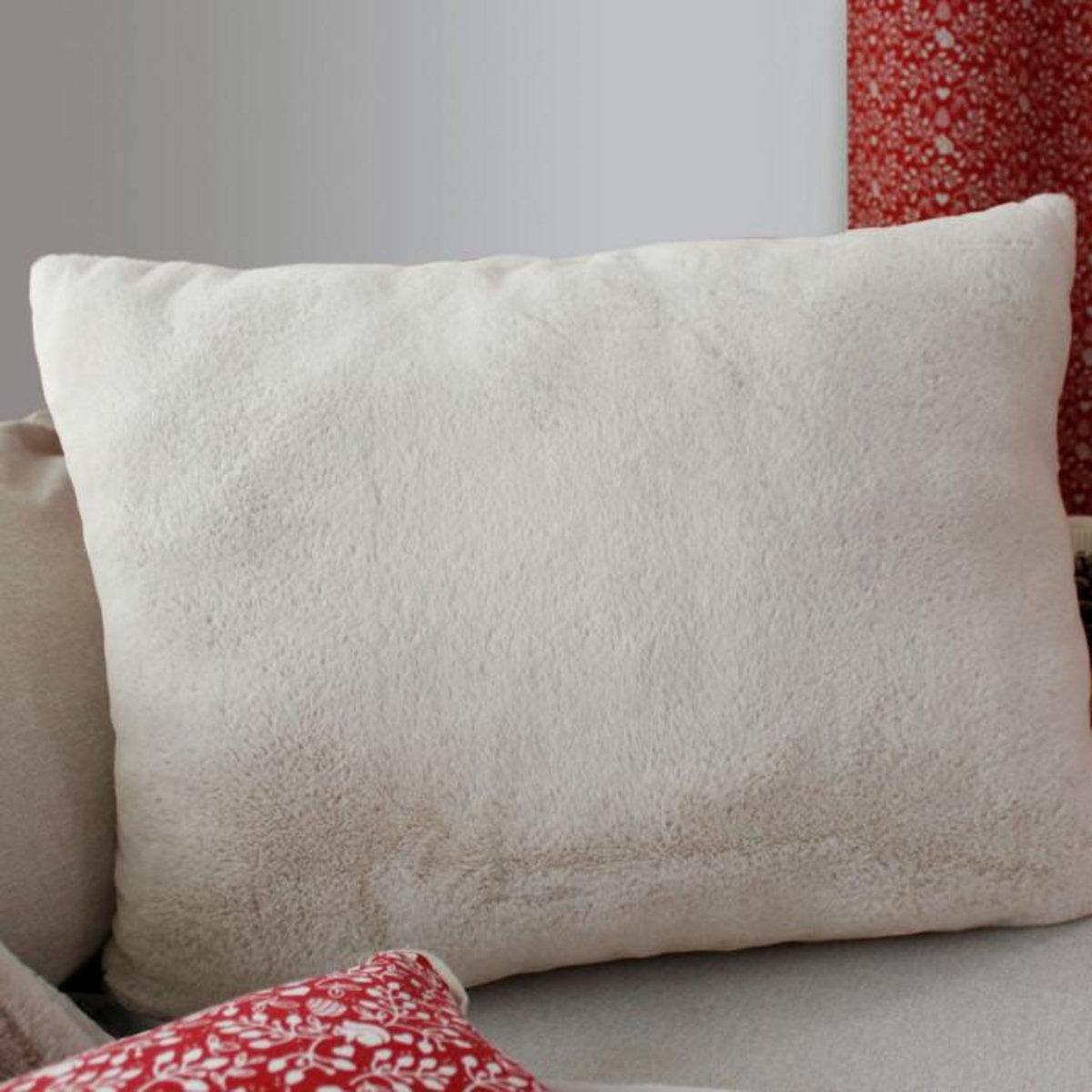 Paris Prix Coussin Déco Imitation Fourrure  Rabbit  50x65cm Beige