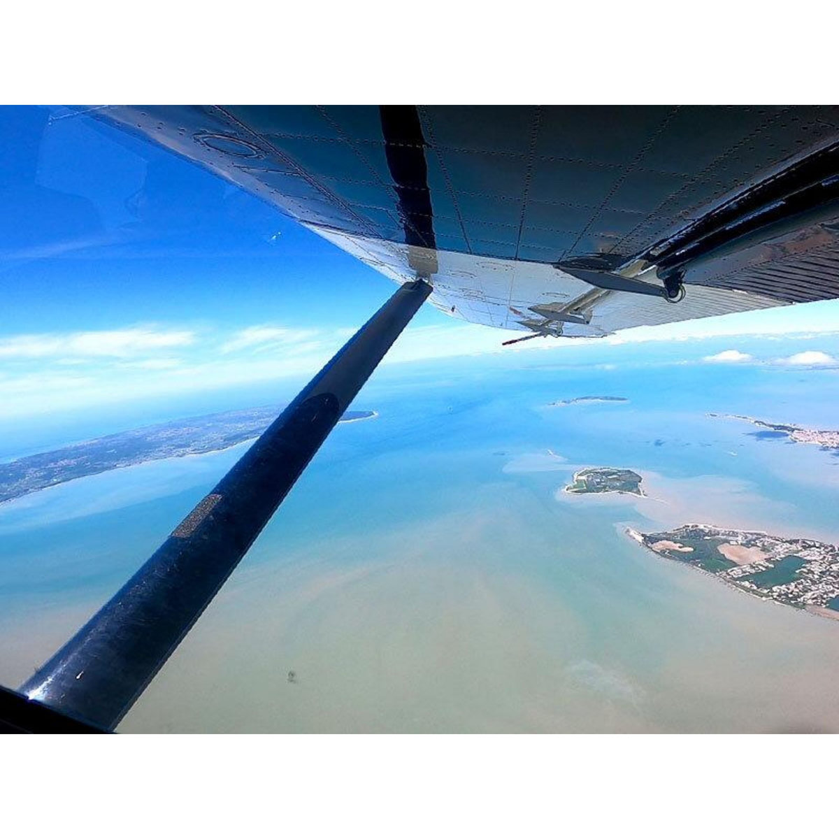 Smartbox Saut en parachute en tandem à La Rochelle en semaine - Coffret Cadeau Sport & Aventure