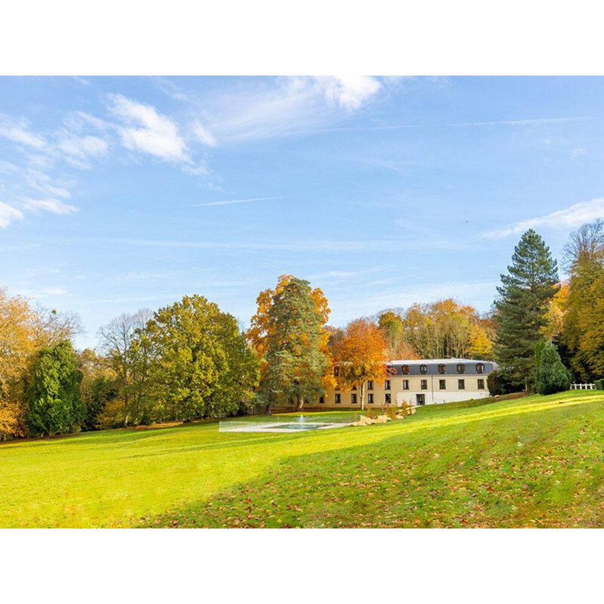 Smartbox 2 jours en hôtel 4* avec balade à cheval, piscine et sauna près de Paris - Coffret Cadeau Séjour