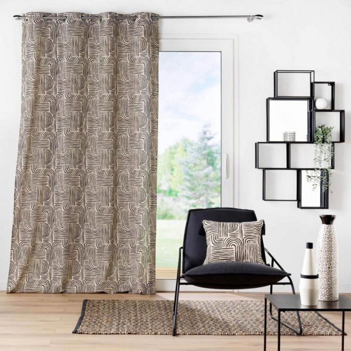 Paris Prix Coussin Déco à Pompons  Pandore  45x45cm Noir