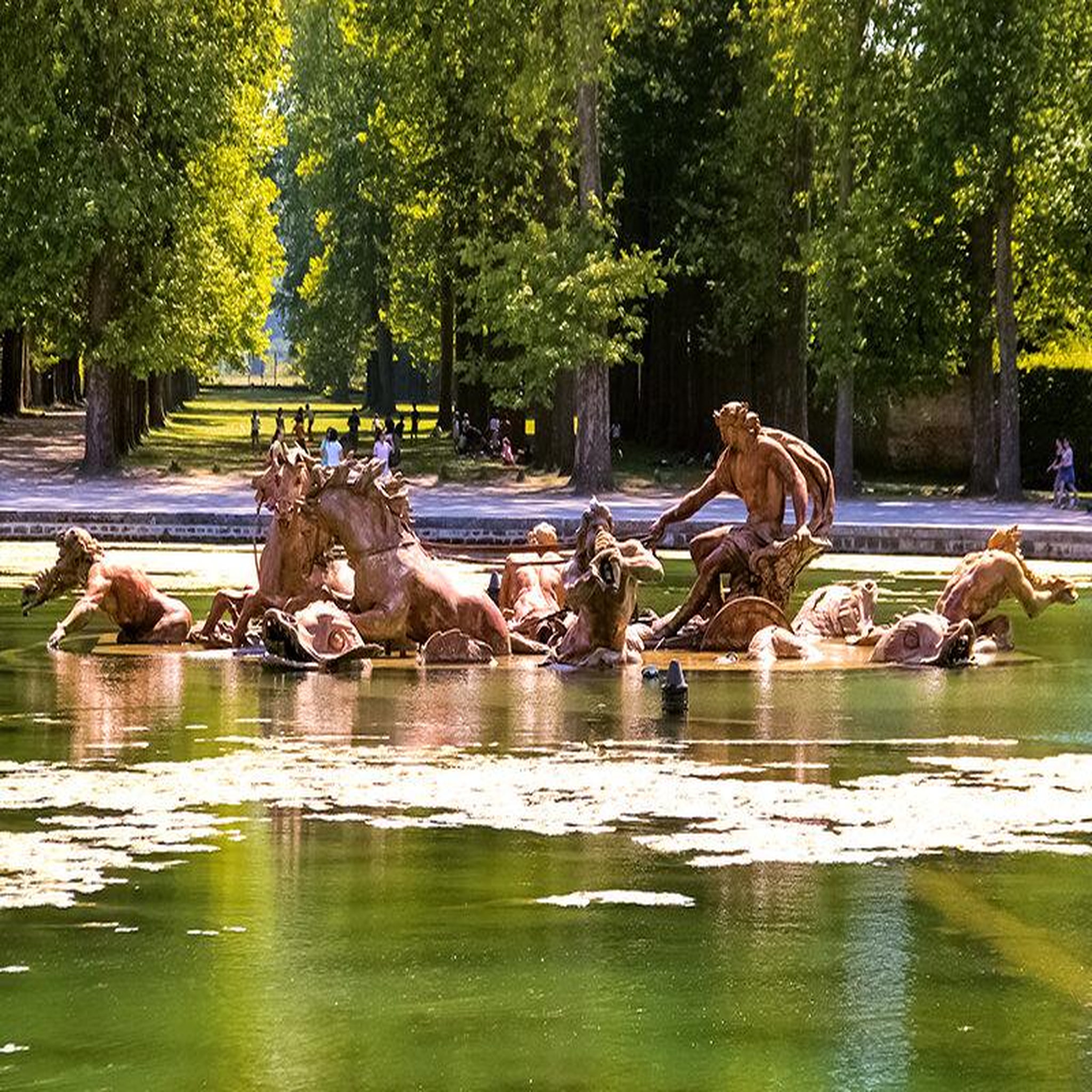 Voir la diapositive 3 : Smartbox Visite guidée en famille du château de Versailles et ses jardins - Coffret Cadeau Sport & Aventure