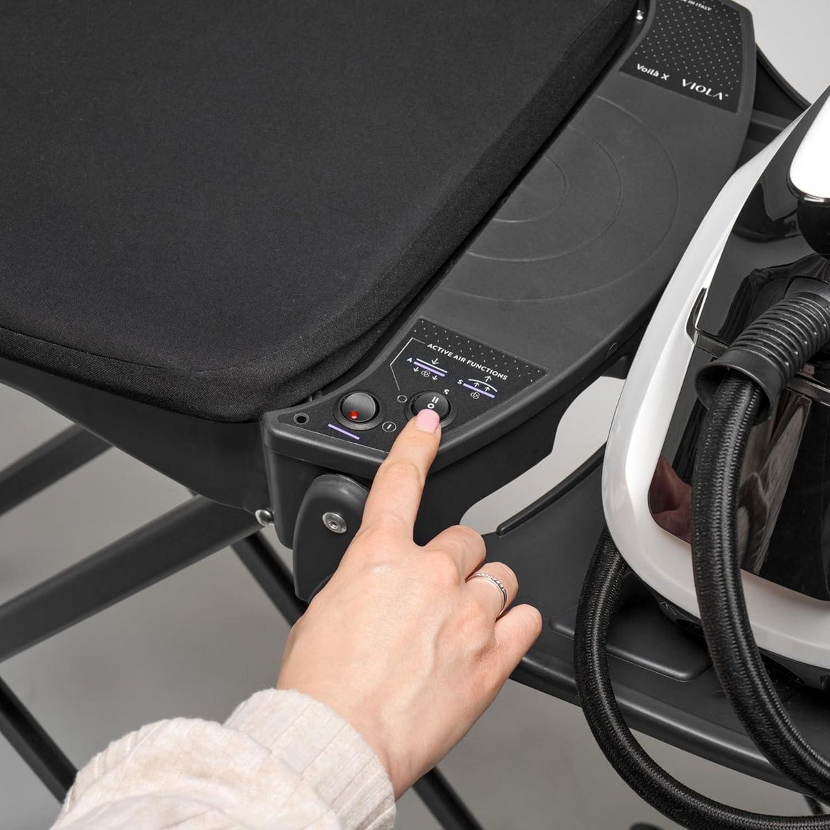 VIOLA Planche à repasser multifonctionnelle chauffante, aspirante et soufflante Viola VOILAX