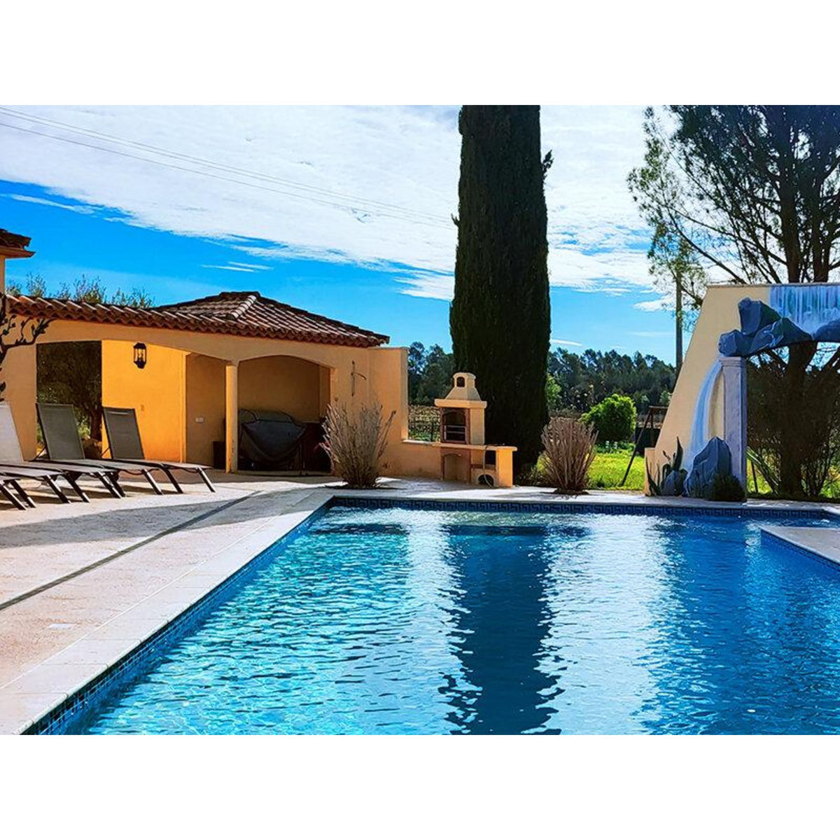 Smartbox 4 jours en chambre d'hôtes avec dîner et dégustation de vins au pic Saint-Loup - Coffret Cadeau Séjour