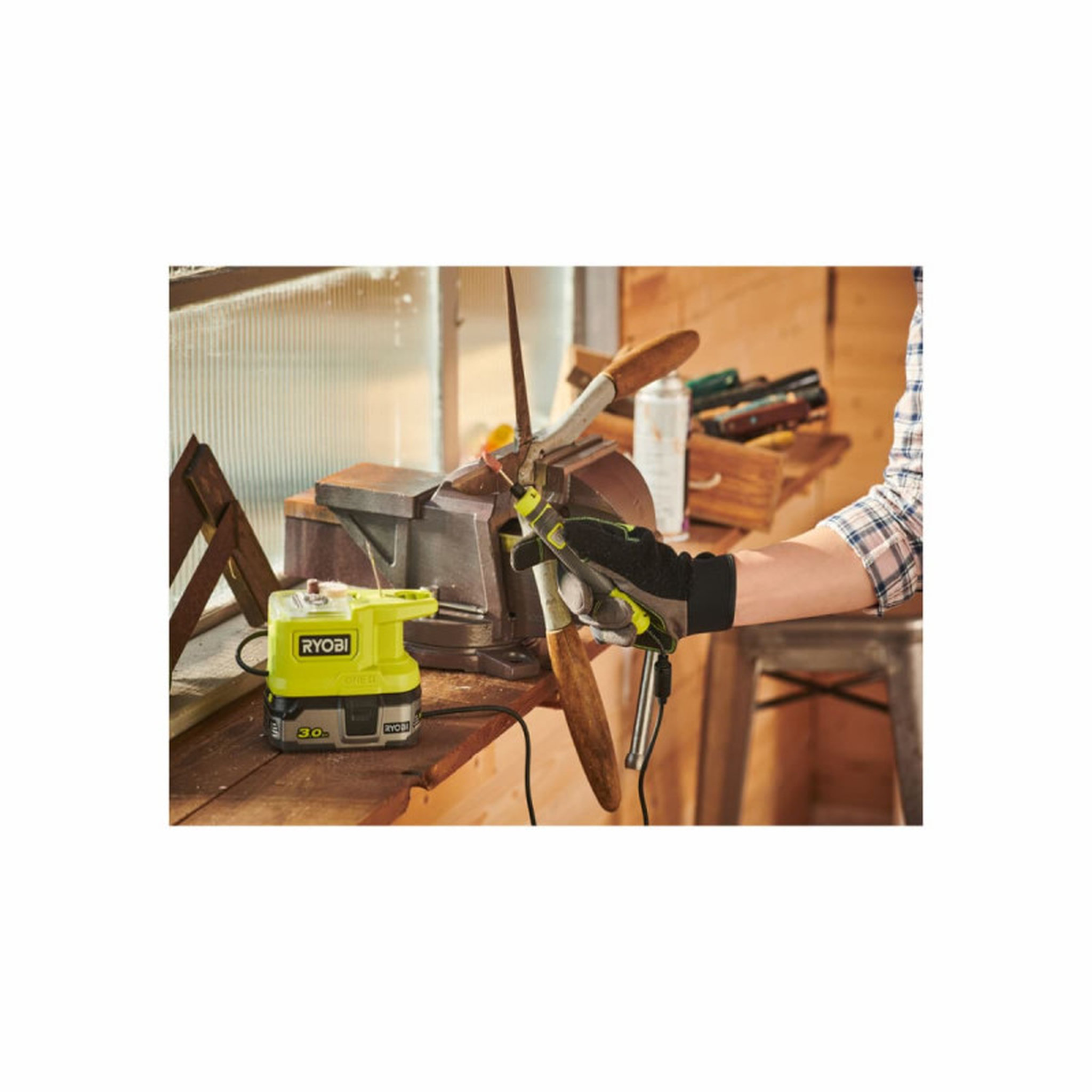Voir la diapositive 2 : Ryobi Pack RYOBI Mini outil multifonction 18V One+ RRT18-0 - 1 Batterie 5.0Ah - 1 Chargeur rapide RC18120