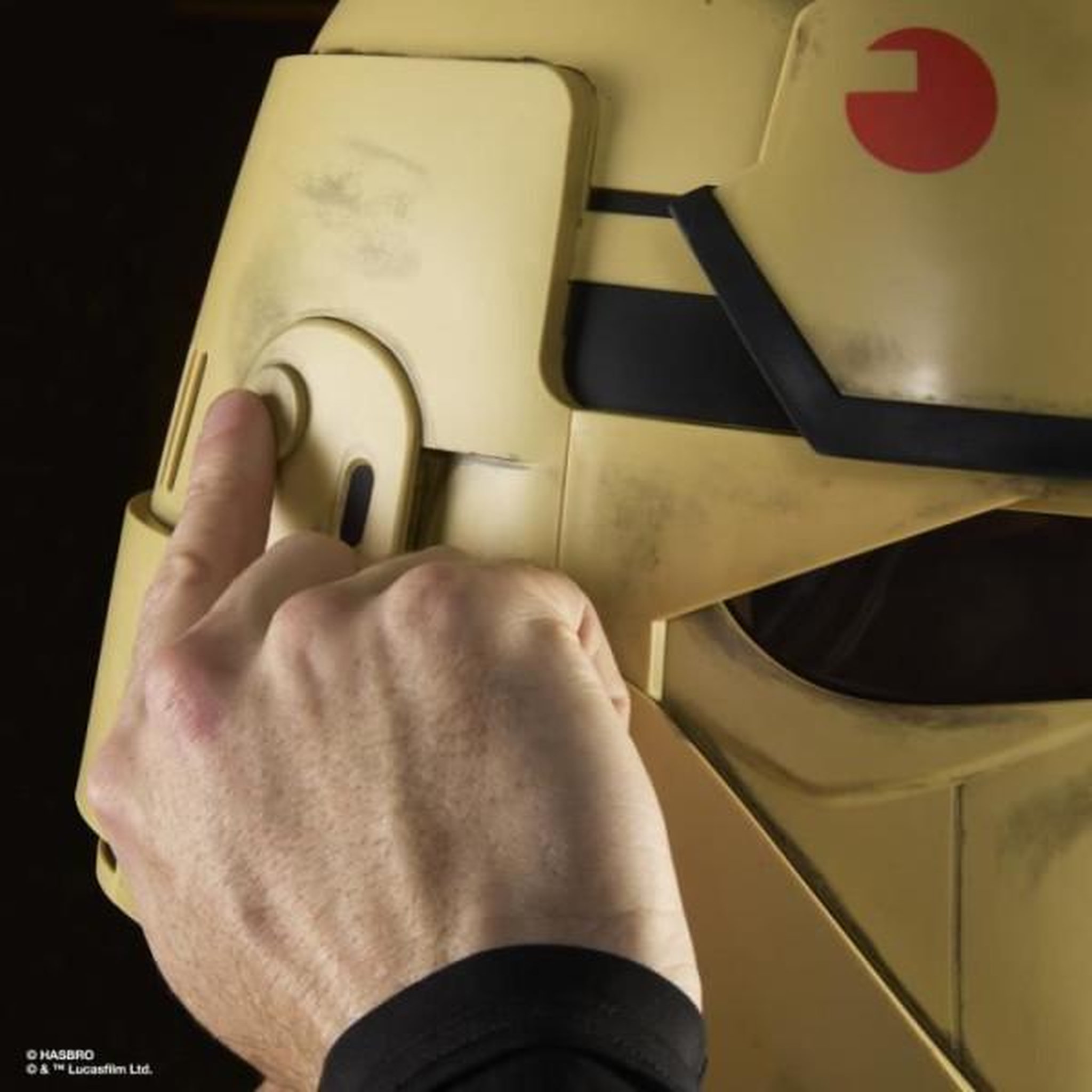 Voir la diapositive 5 : HASBRO Casque Shoretrooper électronique premium, article de cosplay Star Wars The Black Series : Andor, Modulation vocale, des 14