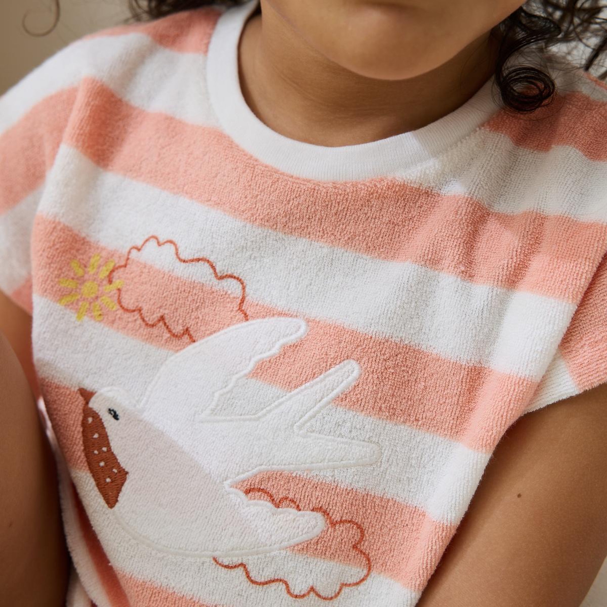 Voir la diapositive 5 : Petit Béguin Robe enfant en éponge + headband honfleur