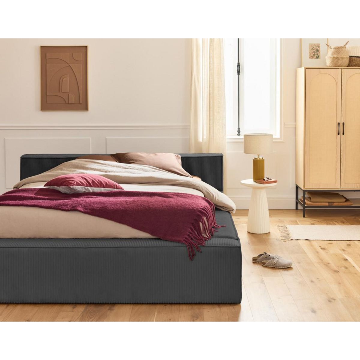 LISA DESIGN Stella - lit coffre - 140x190 cm - sommier inclus - en velours côtelé