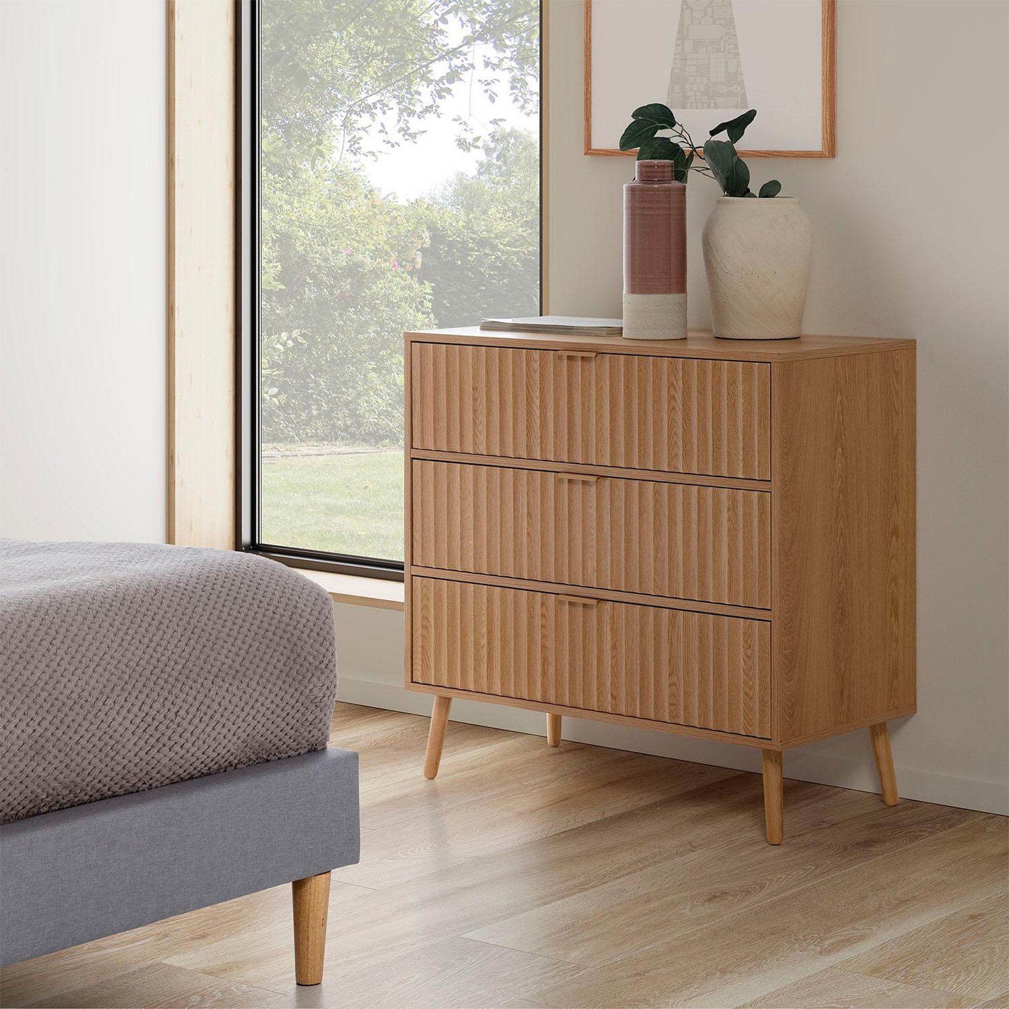 Voir la diapositive 2 : VS VENTA-STOCK Commode de nuit Lluvia 3 tiroirs coloris chêne, largeur 80 cm