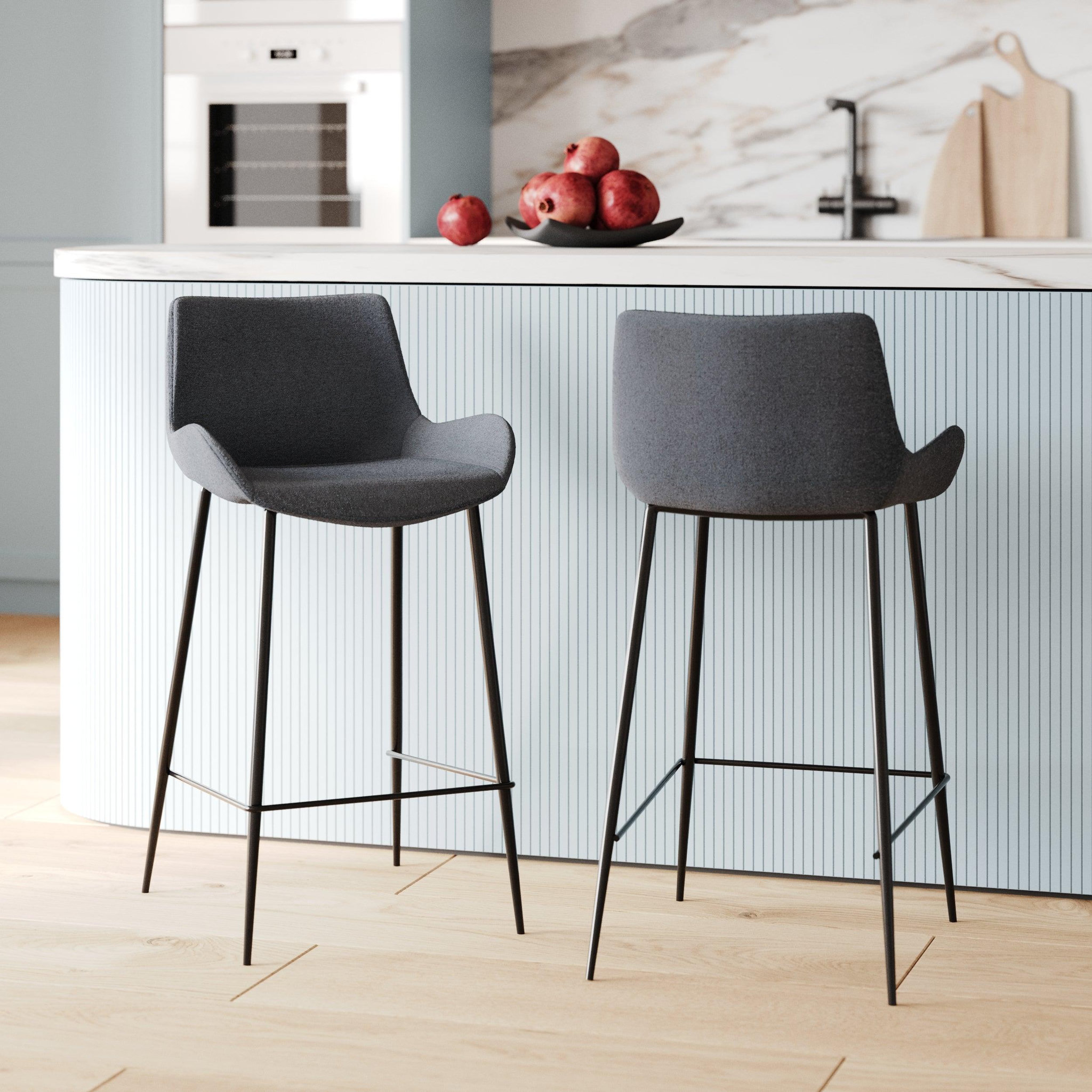 Voir la diapositive 2 : MAISON PAVANE Lot de 2 chaises pour îlot central en tissu gris 65 cm-pirata