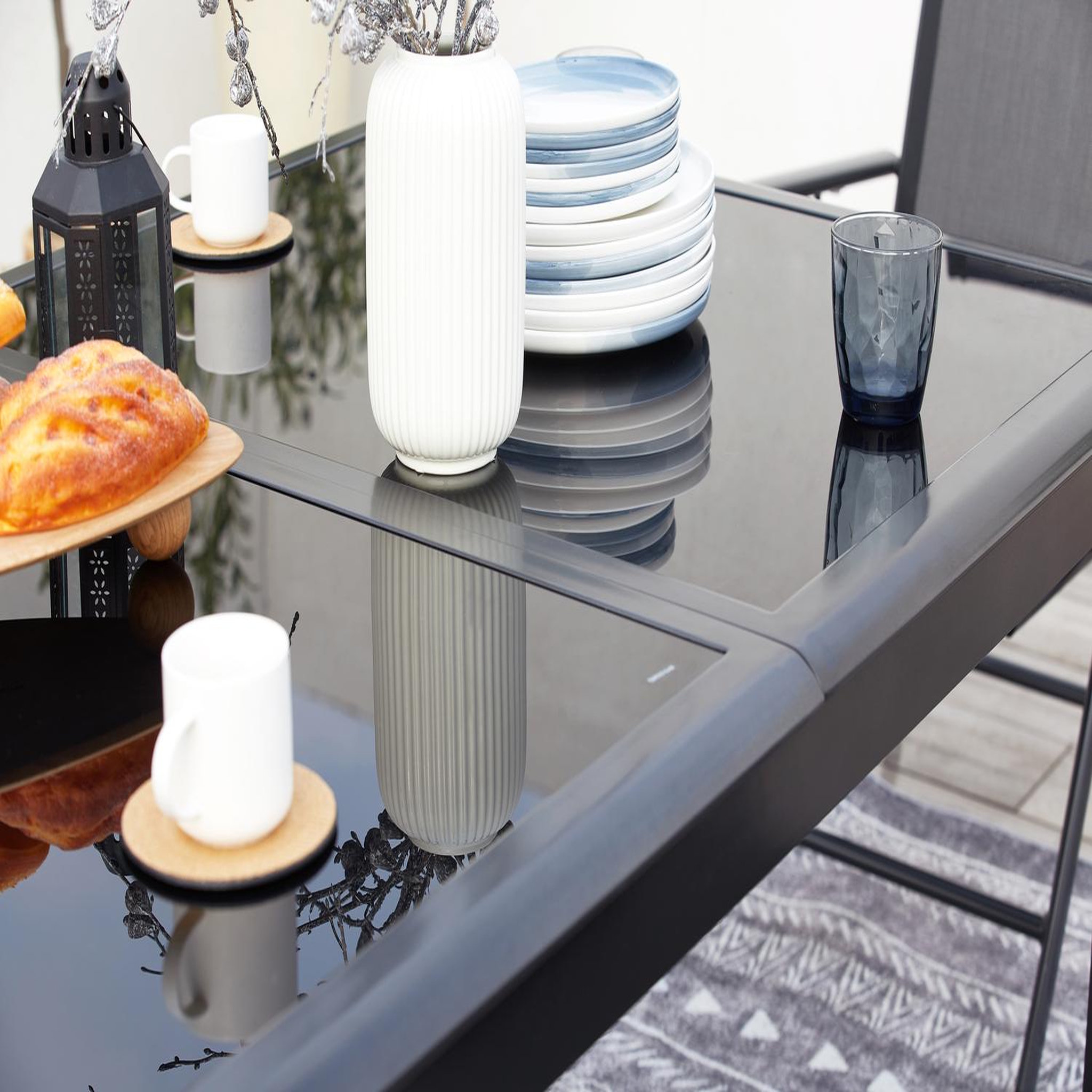 Voir la diapositive 5 : CONCEPT USINE Table de jardin et 10 chaises en aluminium gris ravenne