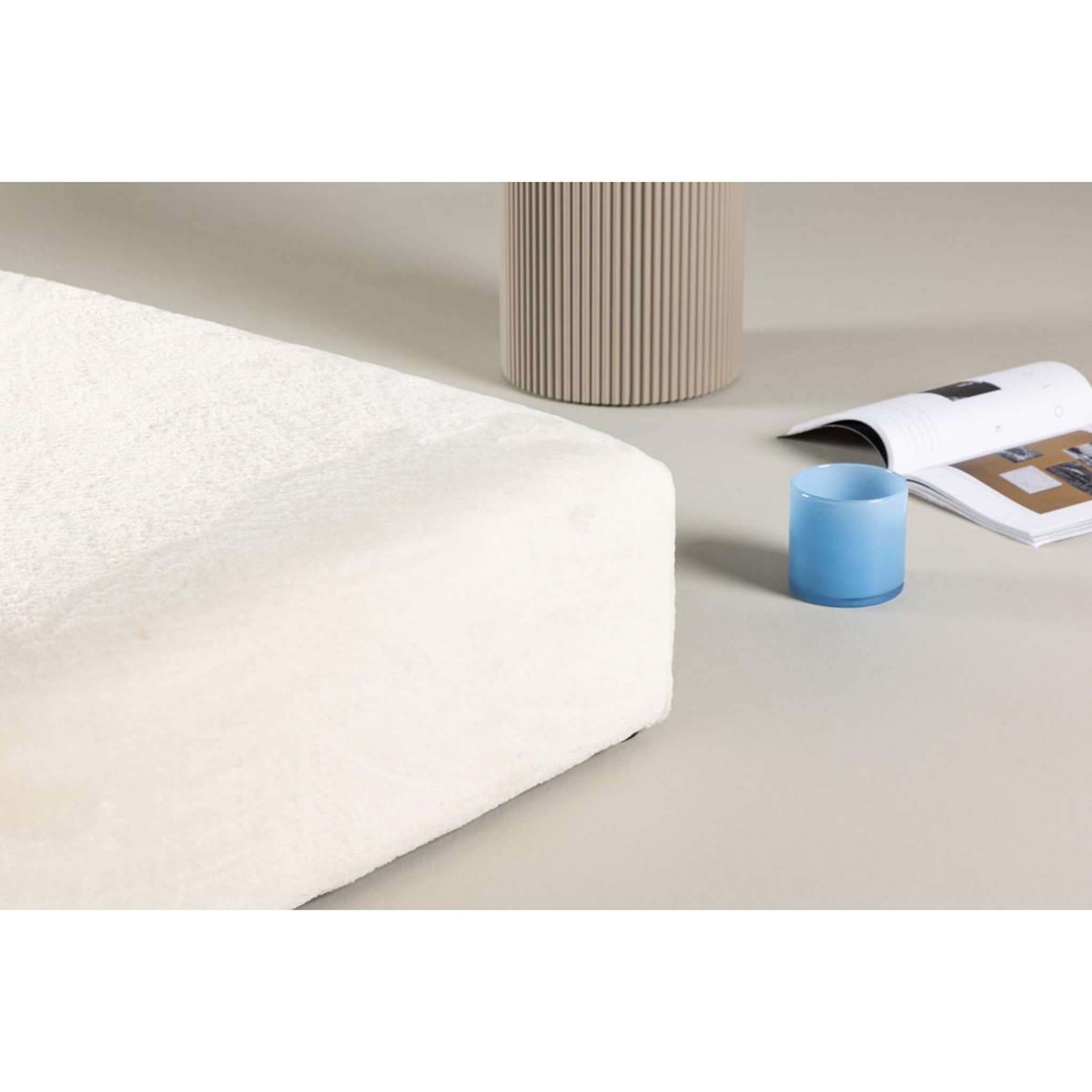 Voir la diapositive 5 : Paris Prix Pouf xl effet fourrure  davie  100cm beige