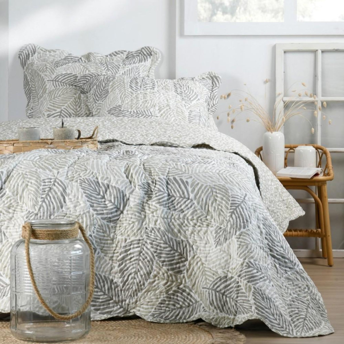 Lovely Casa Couvre lit boutis réversible 260x240 avec 2 taies d'oreiller