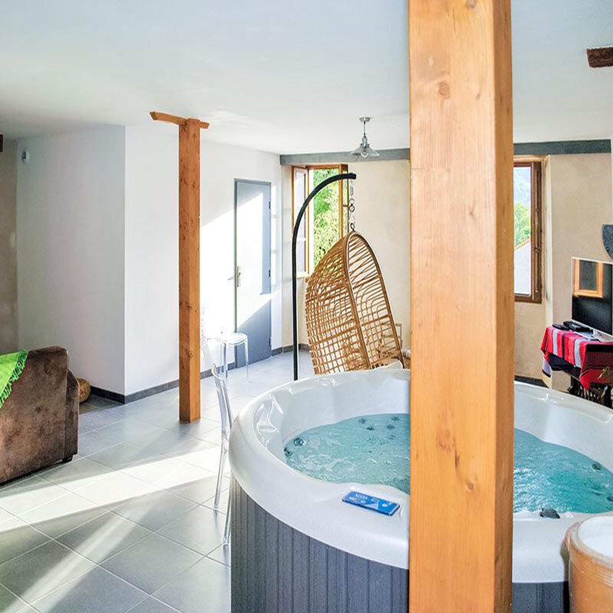 Voir la diapositive 5 : Smartbox Escapade relaxante de 3 jours avec spa - coffret cadeau séjour