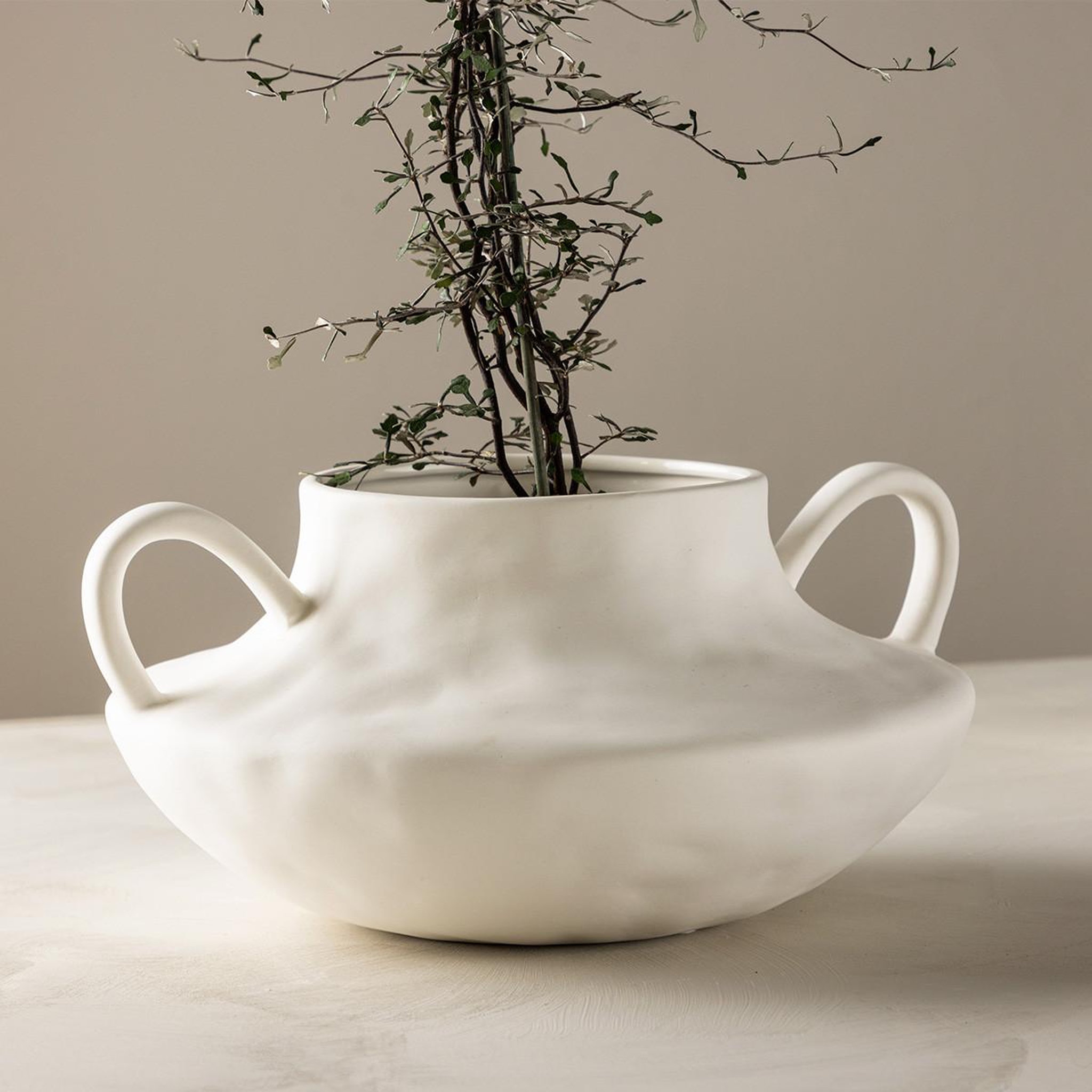 Voir la diapositive 6 : Paris Prix Pot Design en Céramique  Holda  31cm Blanc Cassé
