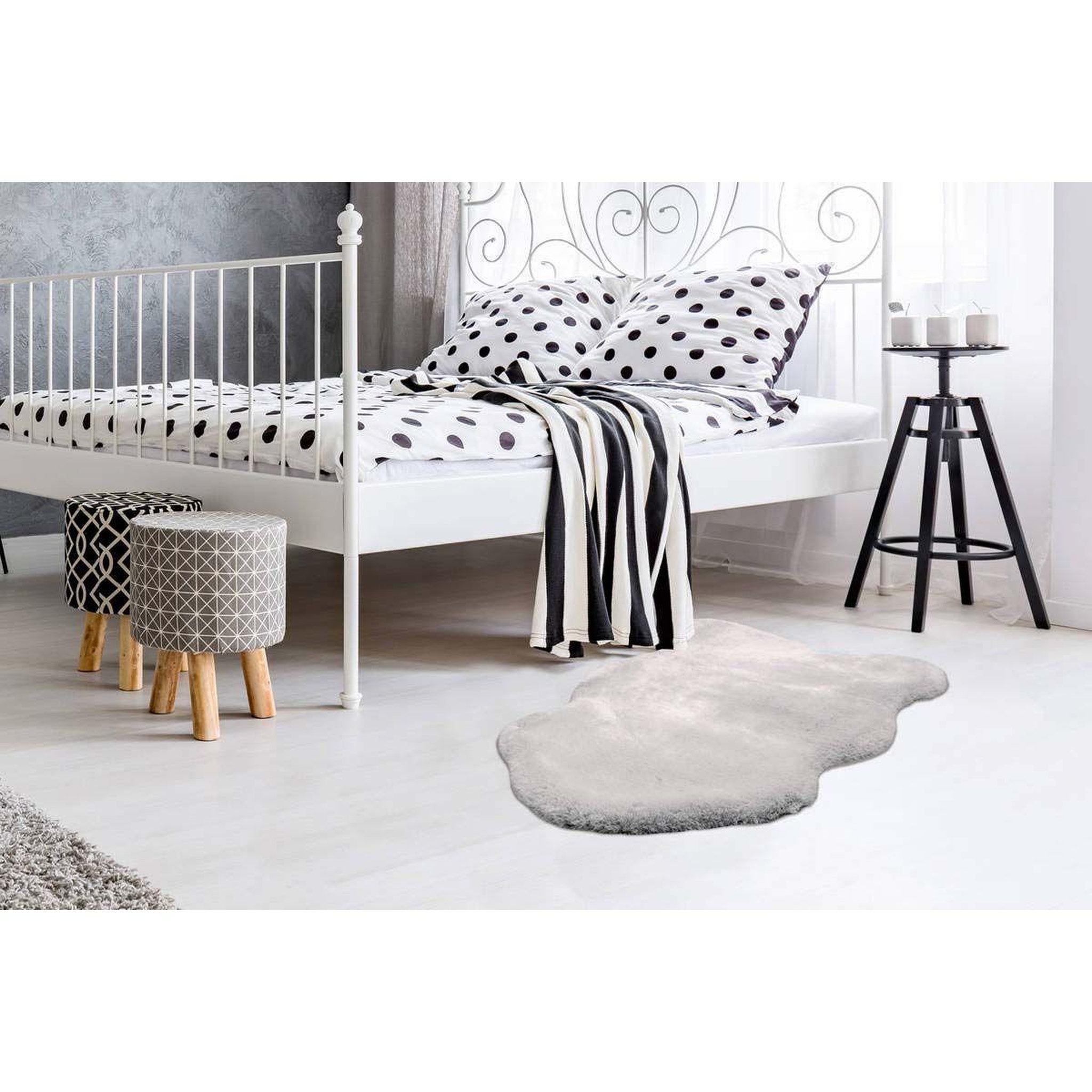 Voir la diapositive 5 : Paris Prix Tapis uni doux poils longs  rabbit  60x90cm argent