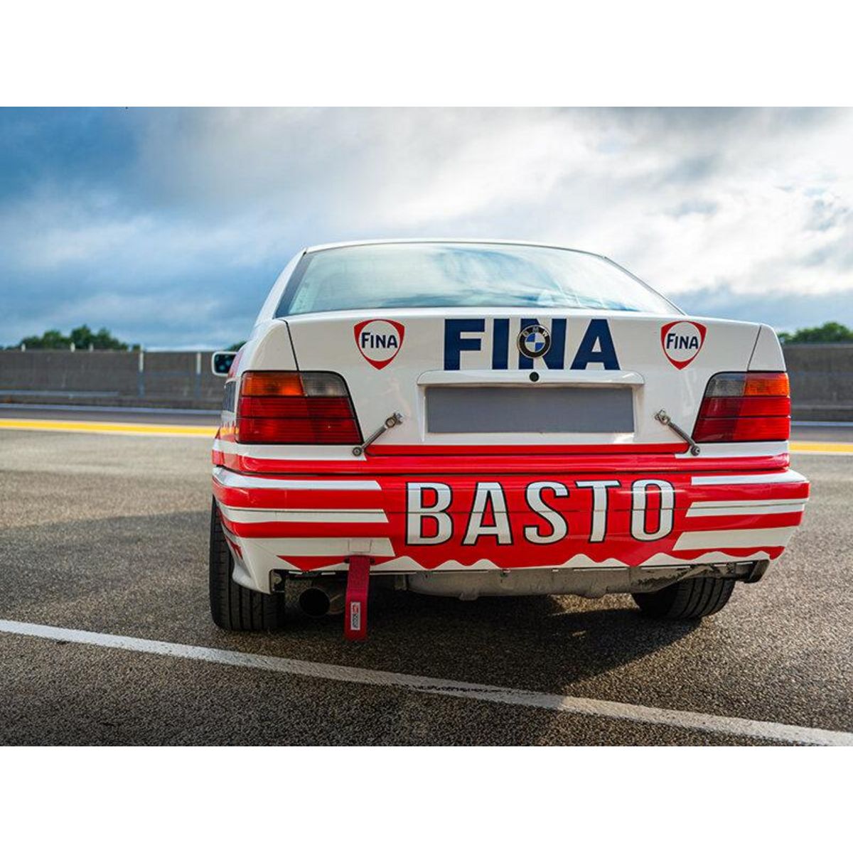 Smartbox Stage de pilotage : 6 tours sur le circuit de Nogaro en Cupra Leon ou en BMW Superberline 2.0 - Coffret Cadeau Sport & Aventure