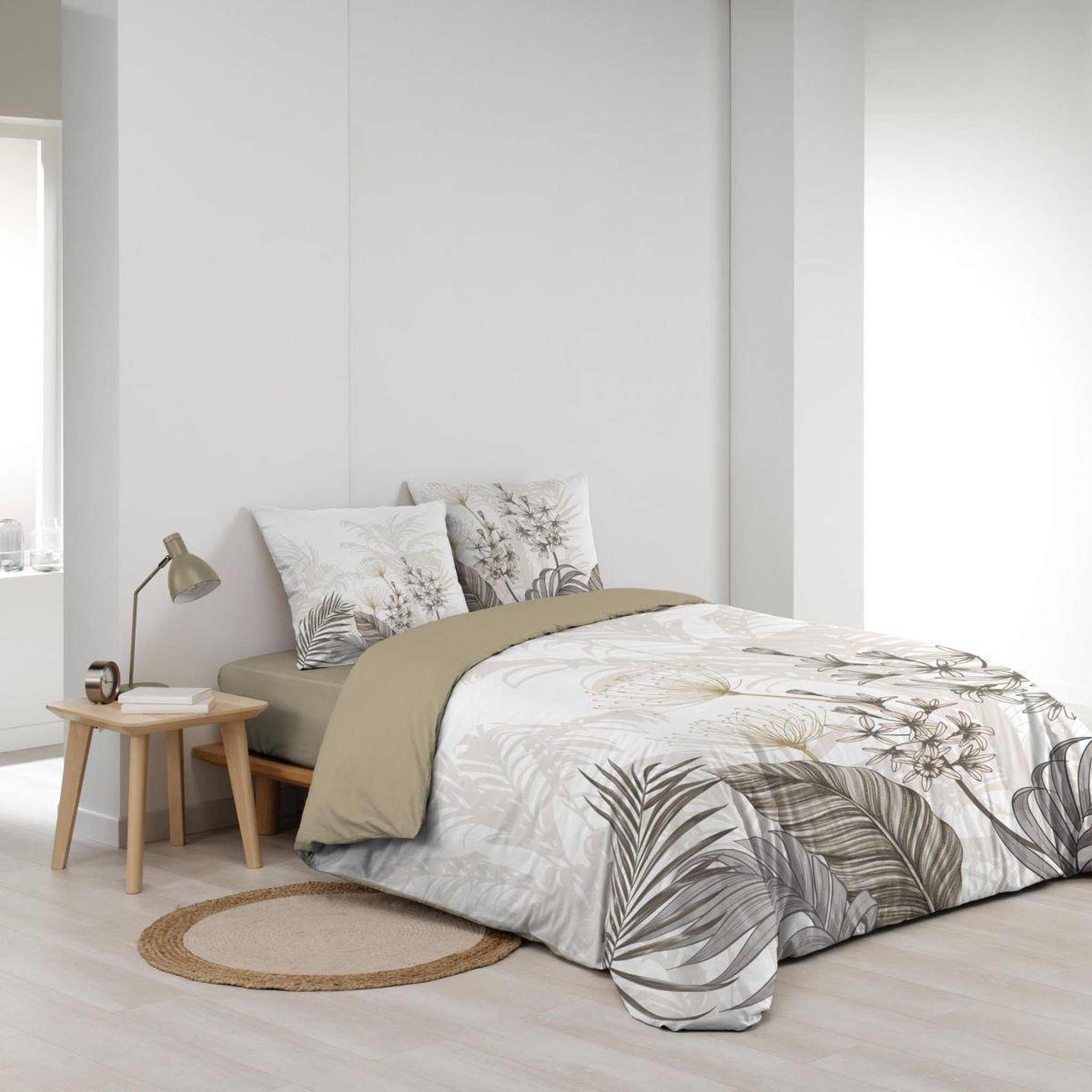 Voir la diapositive 2 : Douceur d'Intérieur Parure de lit 3 pièces  bastille  240x220cm multicolore