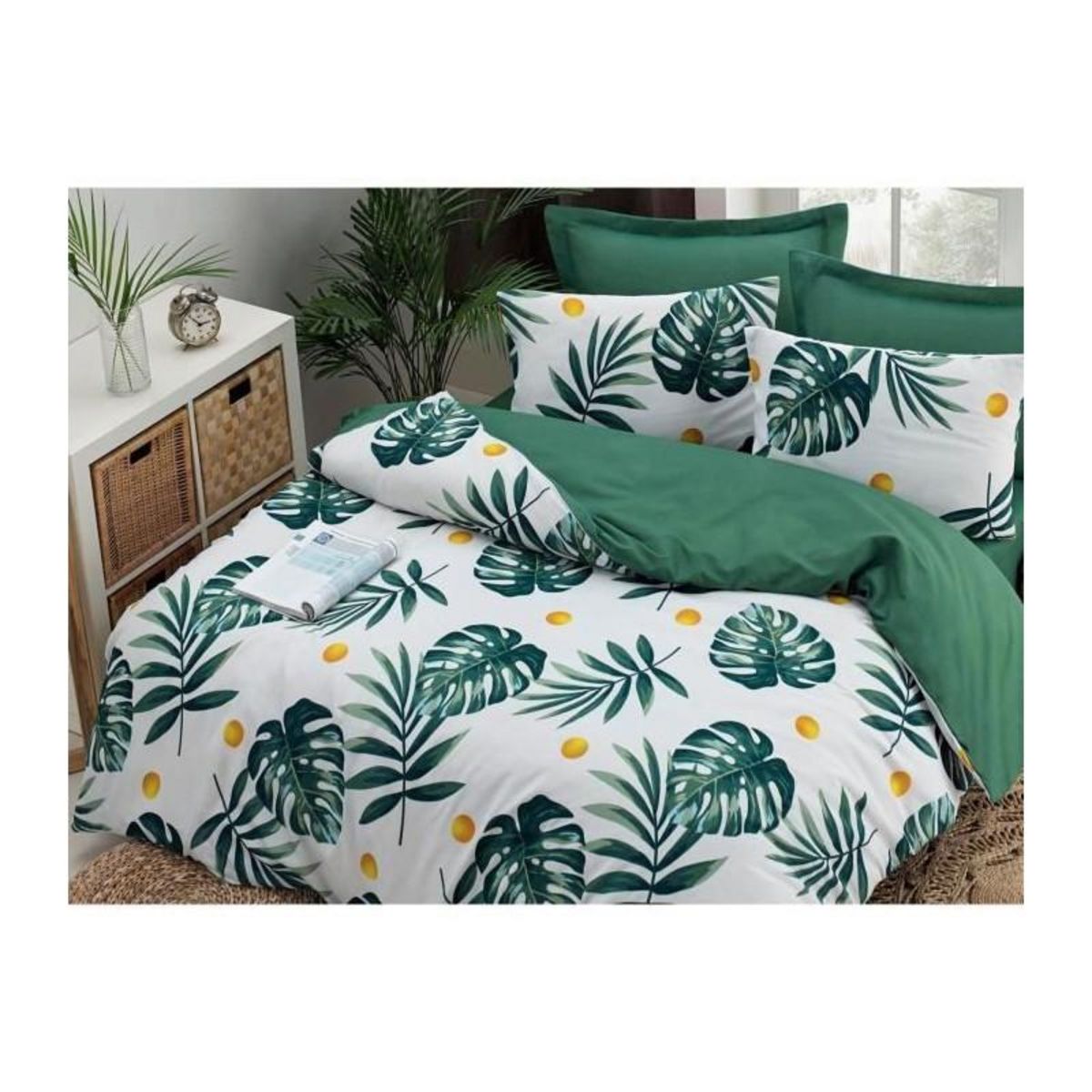 GENERIQUE Parure de lit - 1 housse de couette 220 x 240 cm + 2 taies d'oreiller 60 x 60 cm - 65% coton, 35% polyester - Vert