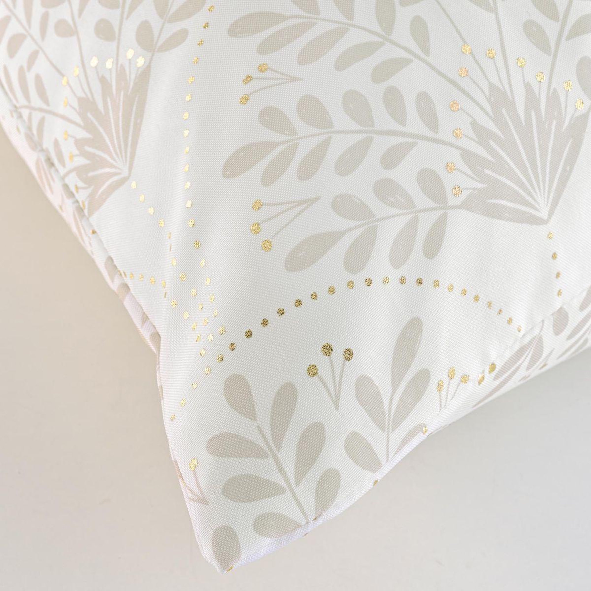 Voir la diapositive 3 : Douceur d'Intérieur Coussin déco imprimé  majestia  60x60cm blanc
