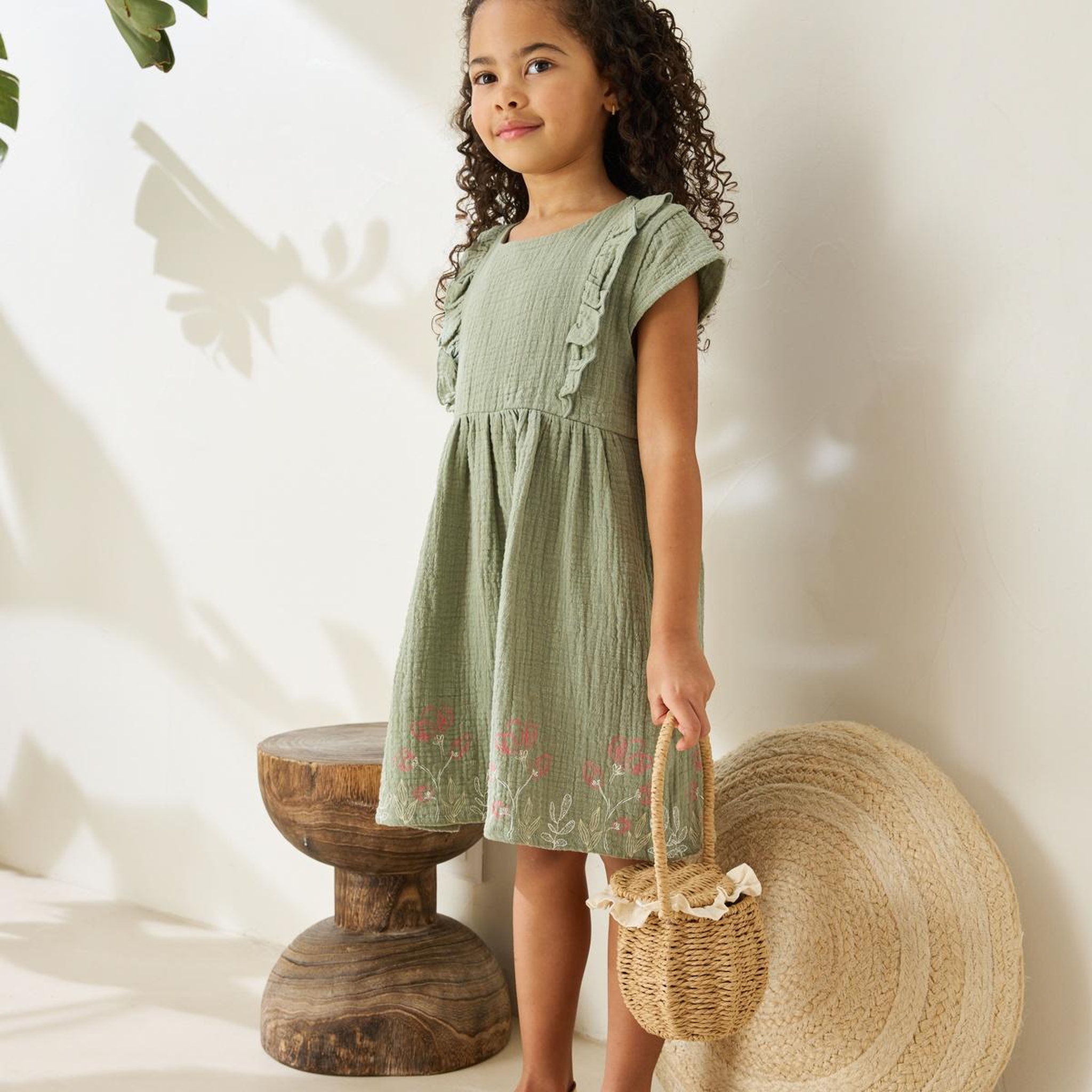 Voir la diapositive 4 : Petit Béguin Robe enfant en gaze de coton anaelle
