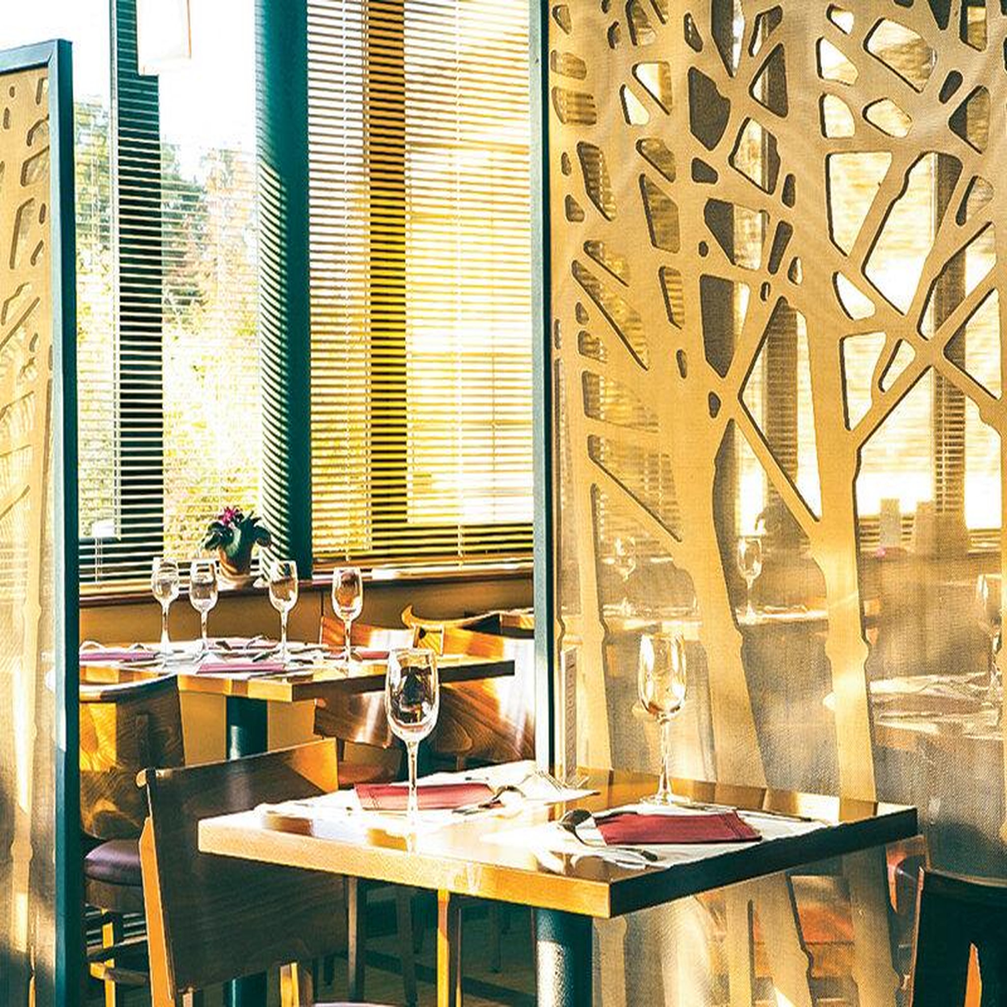 Voir la diapositive 3 : Smartbox 2 jours en hôtel 3* avec accès à l'espace bien-être et dîner à deux pas d'angers - coffret cadeau séjour