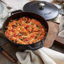 Voir la diapositive 3 : Staub Sauteuse Chistera 24cm noir mat