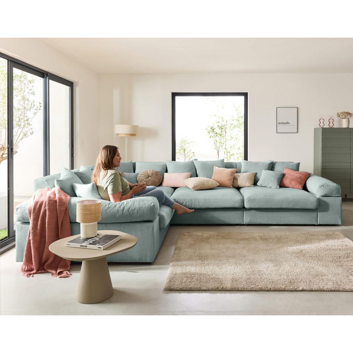 LISA DESIGN Aspen - canapé d'angle réversible 5 places - assise profonde - en velours côtelé