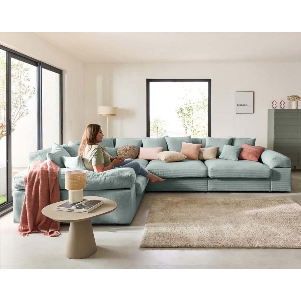 LISA DESIGN Aspen - canapé d'angle réversible 5 places - assise profonde - en velours côtelé