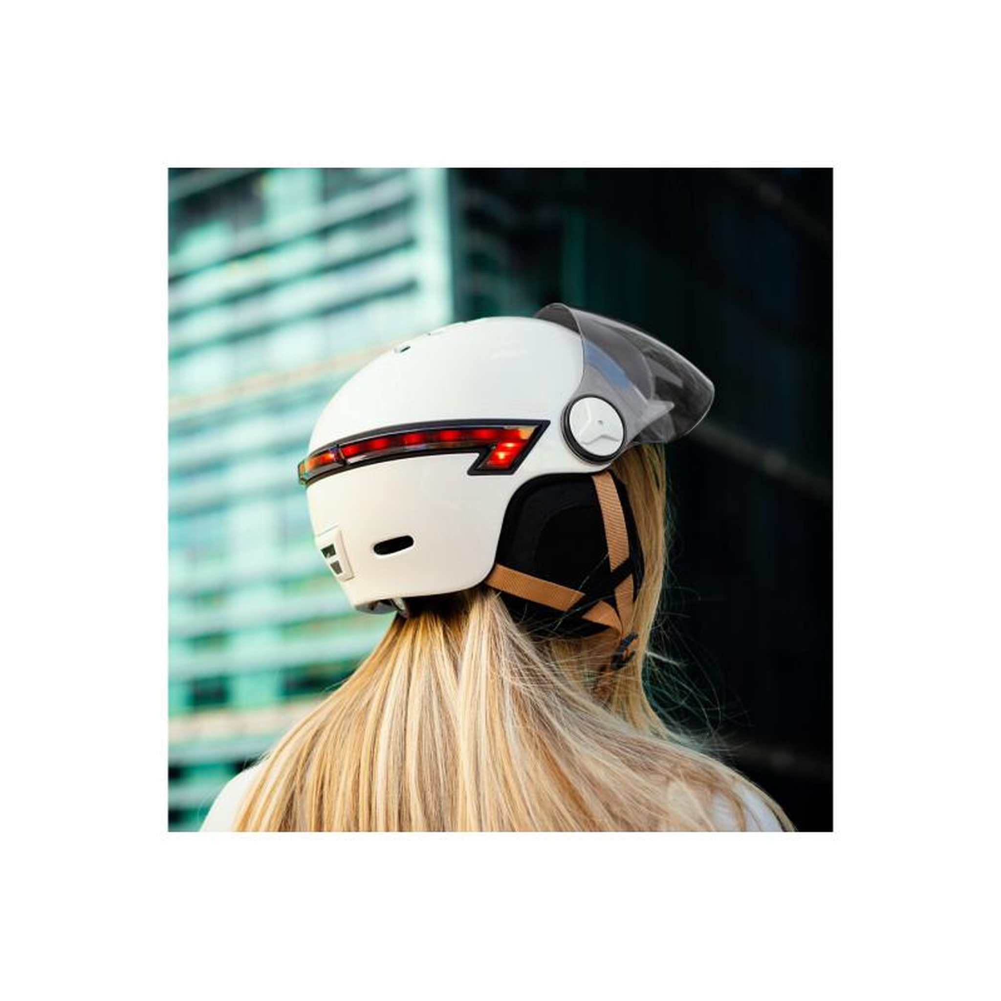 Voir la diapositive 6 : CASR Casque trottinette led glow crème taille l